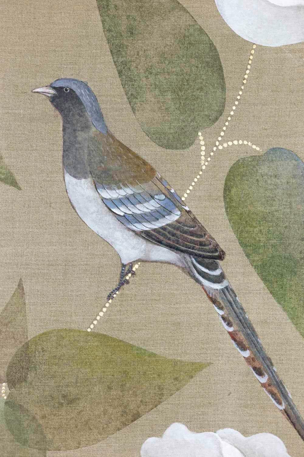 Painted canvas representing three pheasants and a squirrel on leaves in green tones and big white flowers. The background lets appear the raw linen.

Linen raw canvas hand painted with natural pigments and gilt motifs realized with copper leaf.