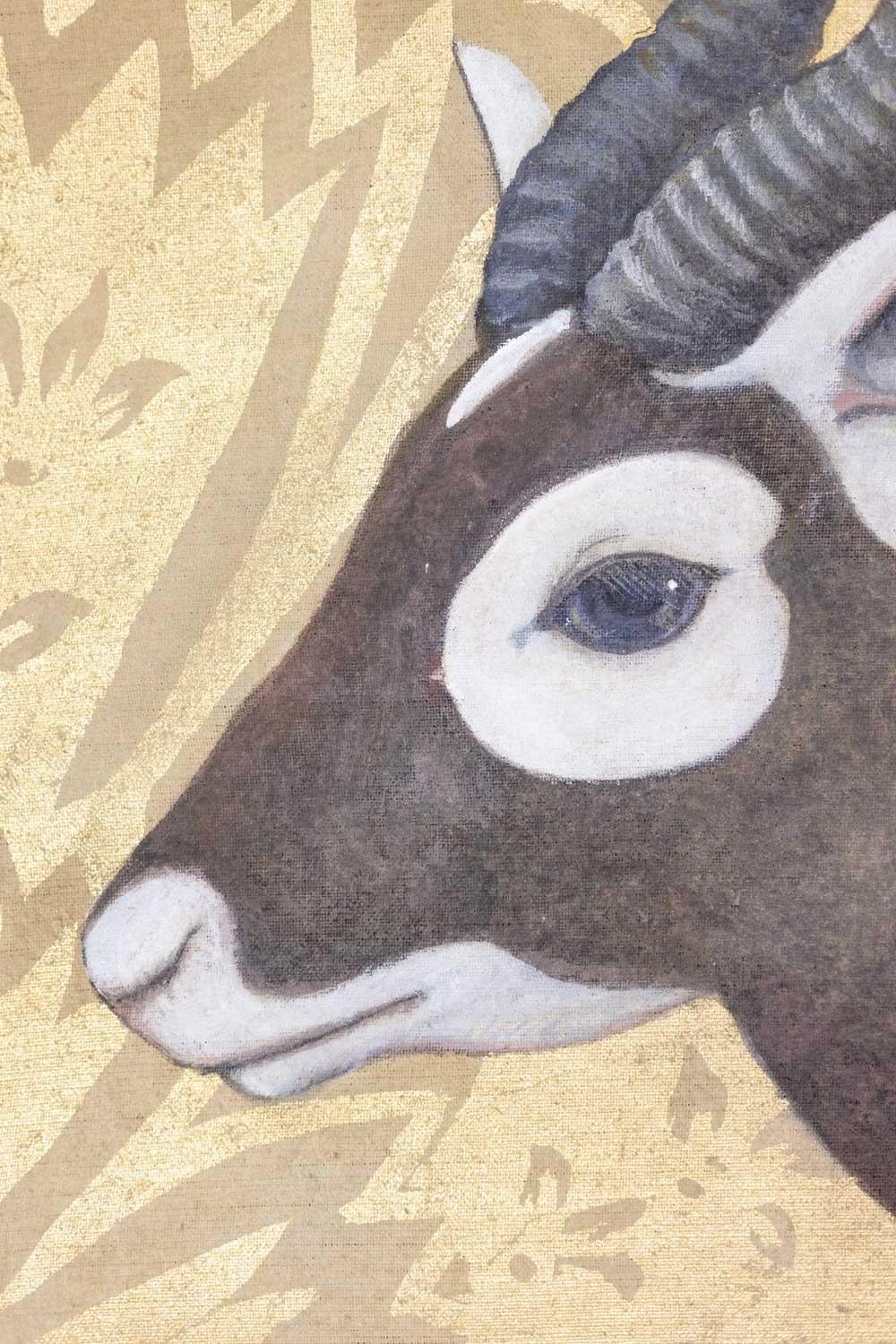 Gemalte Leinwand oder dekorative Tafel, die eine braune Gazelle auf einem stilisierten Goldhintergrund darstellt.

Zeitgenössische Werke von französischen Künstlern.

Abmessungen: H 110 x B 60 cm

Referenz: LS6338501P

Leinwand aus Rohleinen,