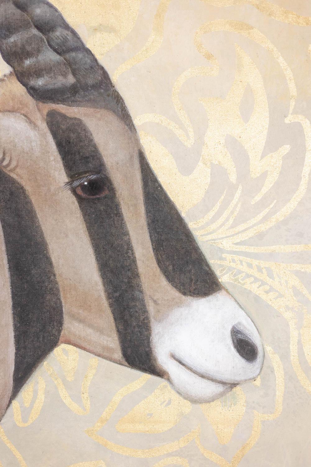 Painted canvas, or decorative panel, representing an Orix on a gold background.

Contemporary work by French artists.

Dimensions: H 160 x W 100 cm

Reference: LS6337676A

 

Raw linen canvas hand-painted with natural pigments and gold patterns made