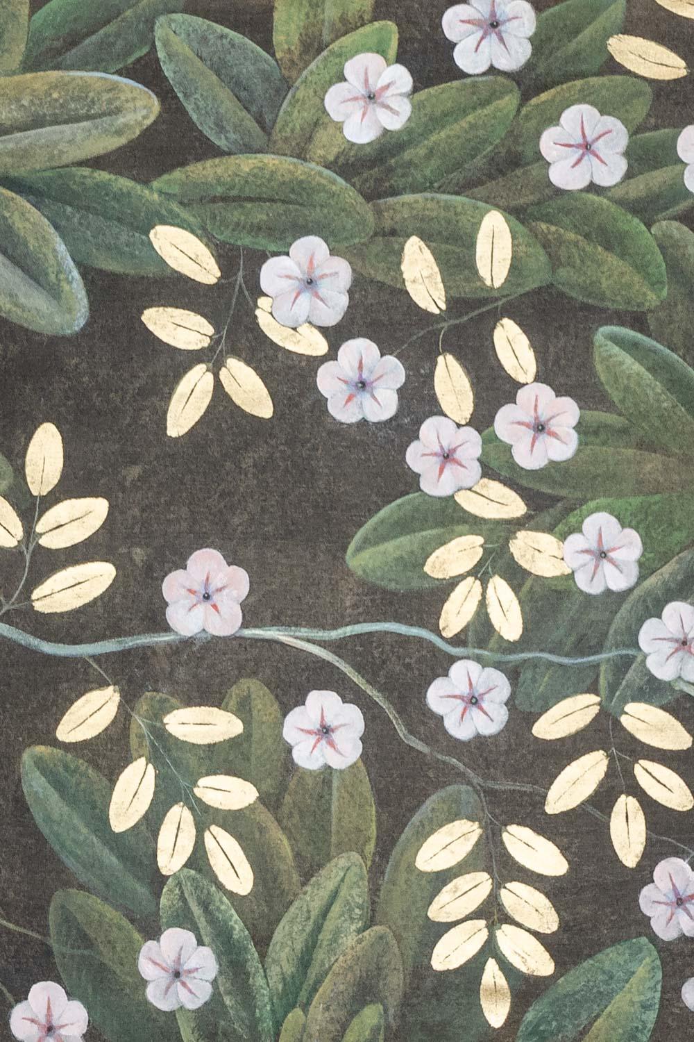 Francese Tela dipinta che rappresenta fiori e uccelli. Lavori contemporanei. in vendita