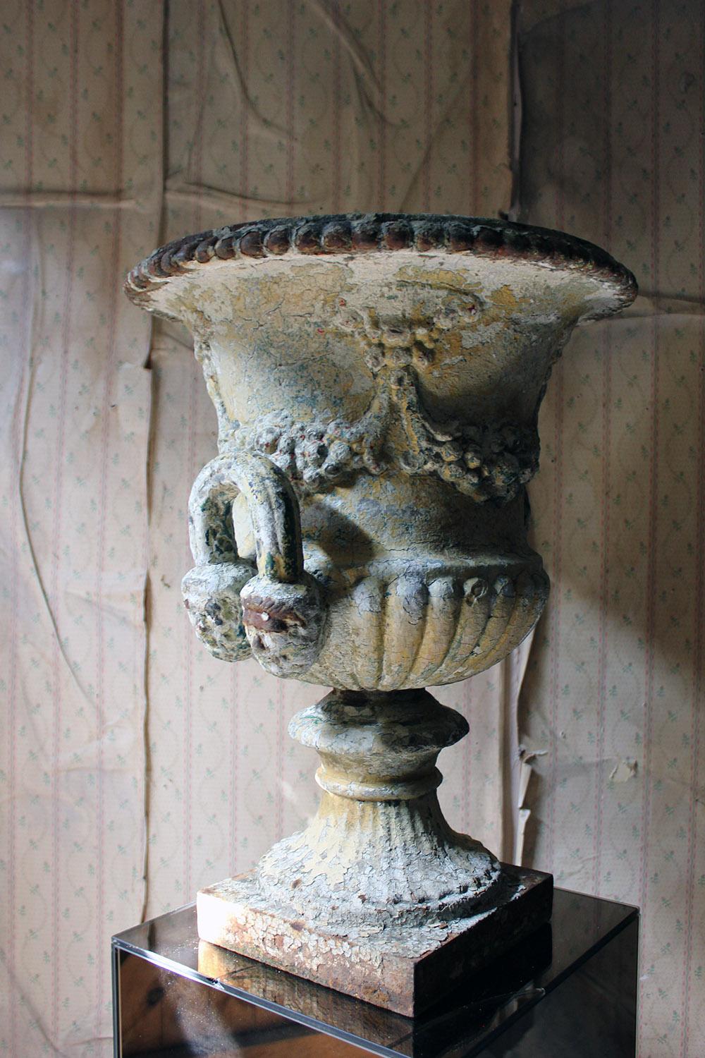 Painted Cast Iron Campana Urn Attributed to Andrew Handyside, circa 1870 4