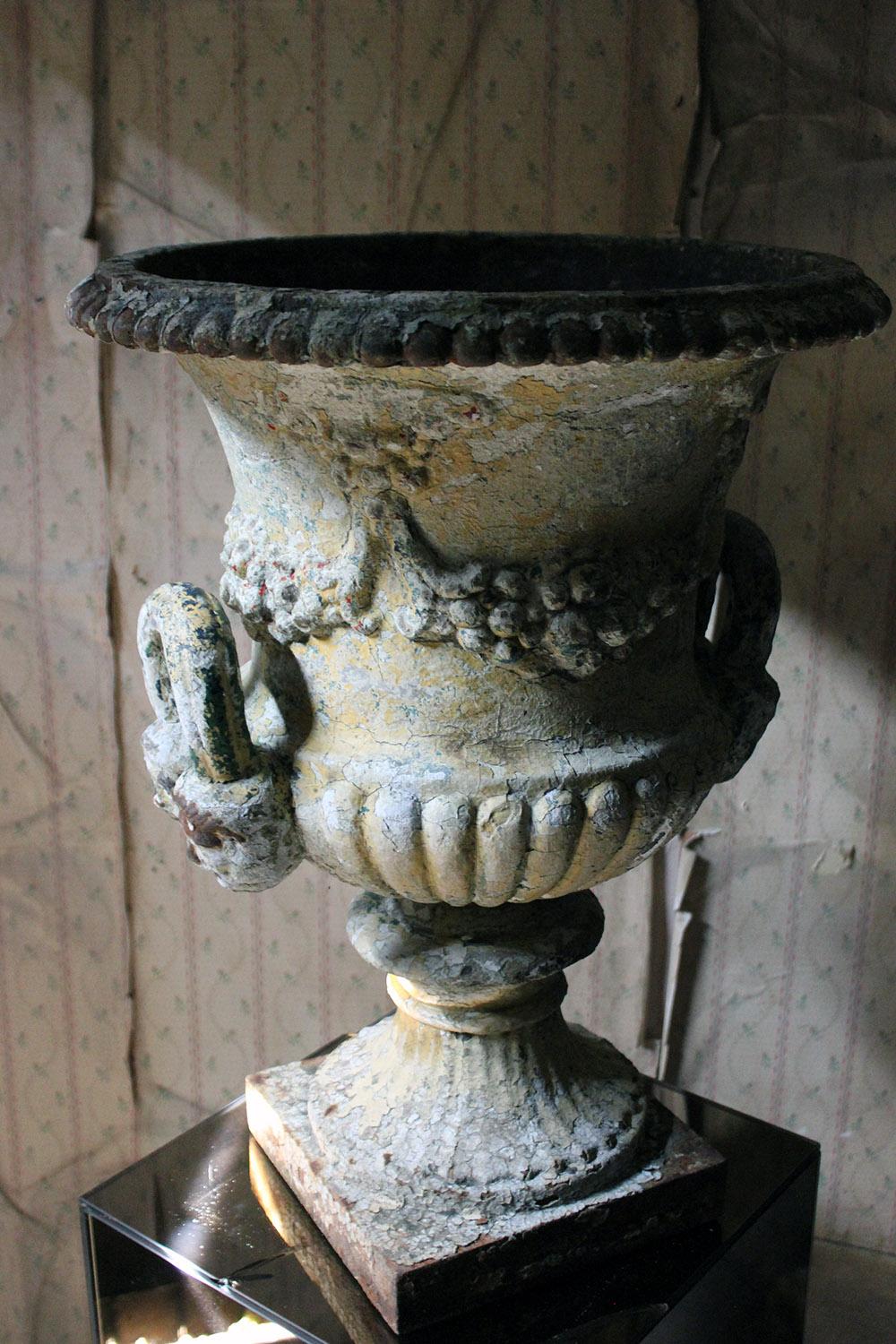 Painted Cast Iron Campana Urn Attributed to Andrew Handyside, circa 1870 7
