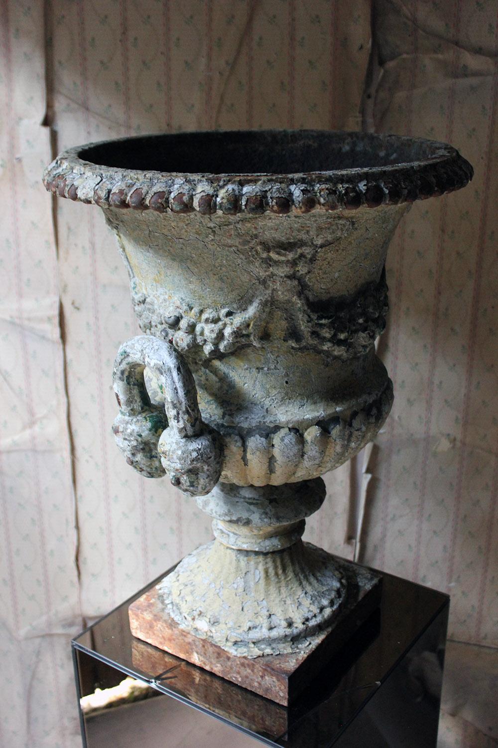 Painted Cast Iron Campana Urn Attributed to Andrew Handyside, circa 1870 In Good Condition In Bedford, Bedfordshire