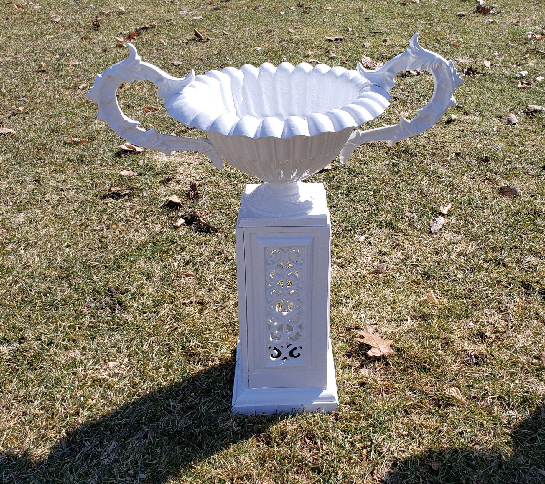 Painted Cast Iron Garden Urns and Pedestal Bases, American, Mid-20th Century For Sale 6