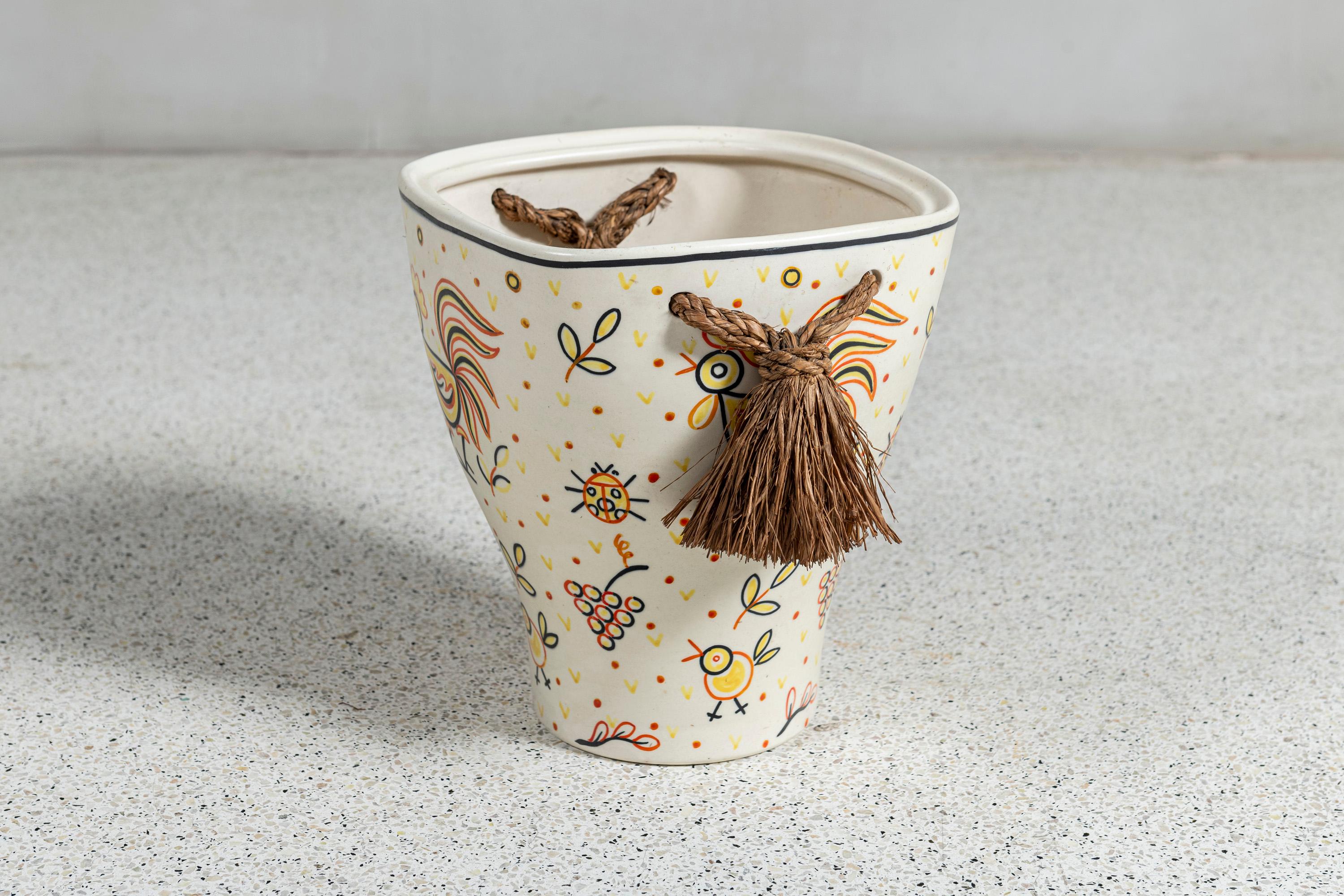 Italiano Raffreddatore per vino in ceramica dipinta e iuta firmato Lenci, Italia, circa 1940. in vendita