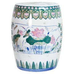 Bemalter Gartenhocker aus Keramik