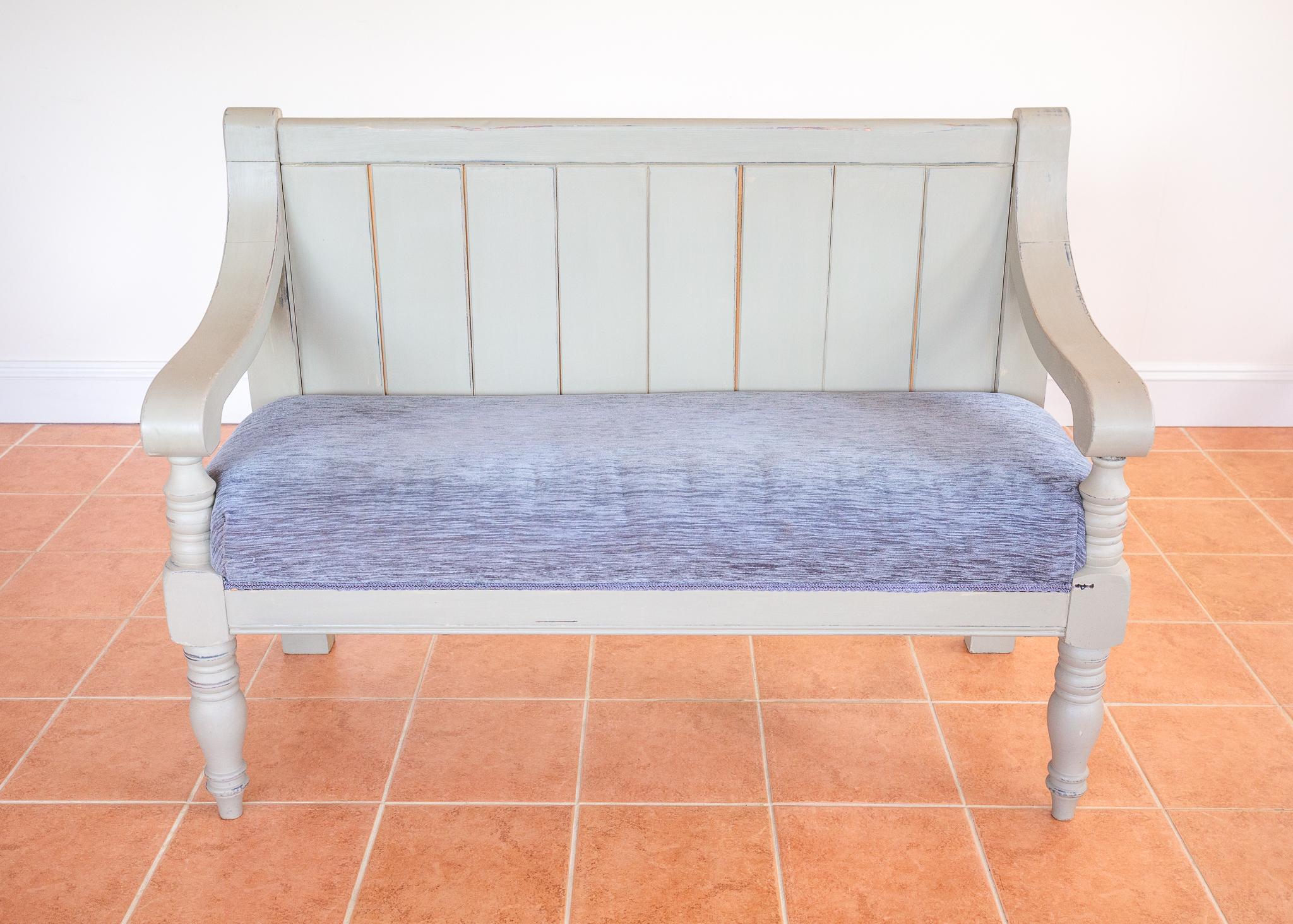 Britannique Banc de chapelle peint English Antique Upholstered Oak Victorian Settle Grey Blue en vente