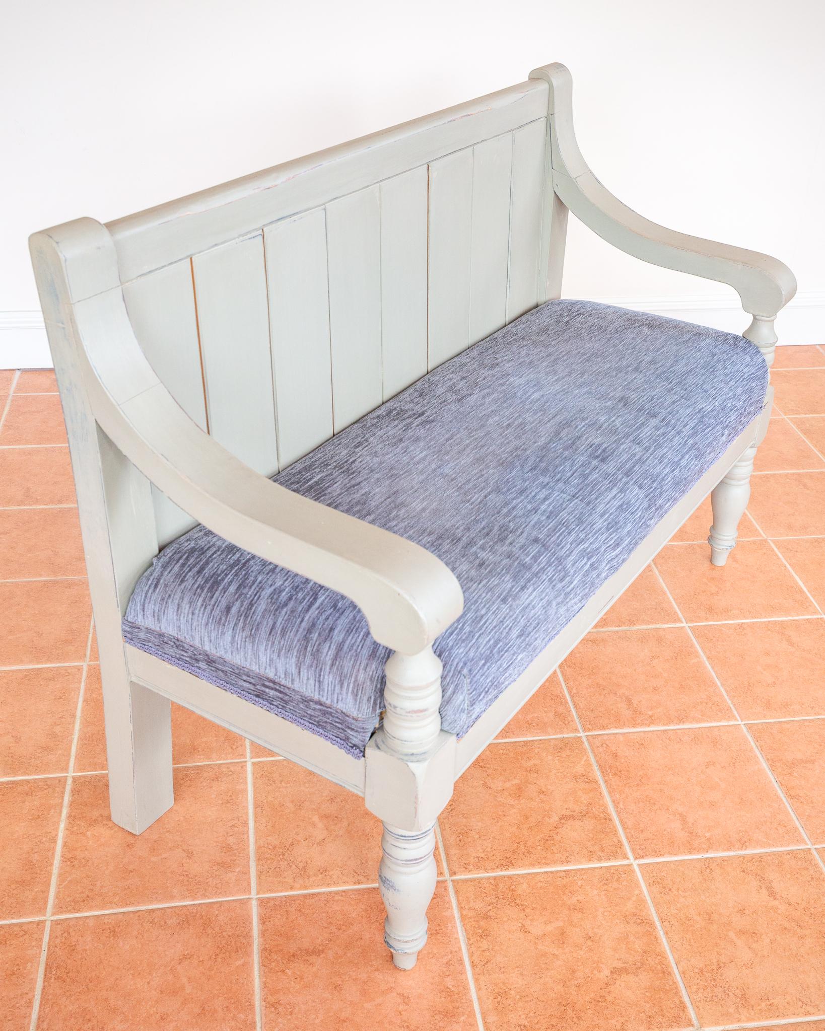 Banc de chapelle peint English Antique Upholstered Oak Victorian Settle Grey Blue Bon état - En vente à London, GB