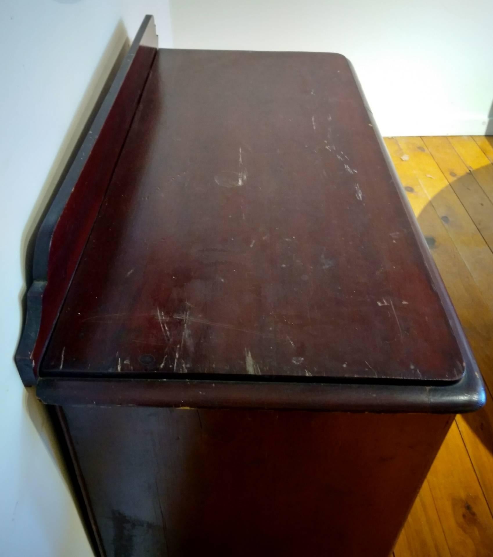 Painted Chest of Drawers In Excellent Condition In Sheffield, MA