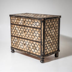 Bemalte Kommode mit Fliesendekor, 19. Jahrhundert