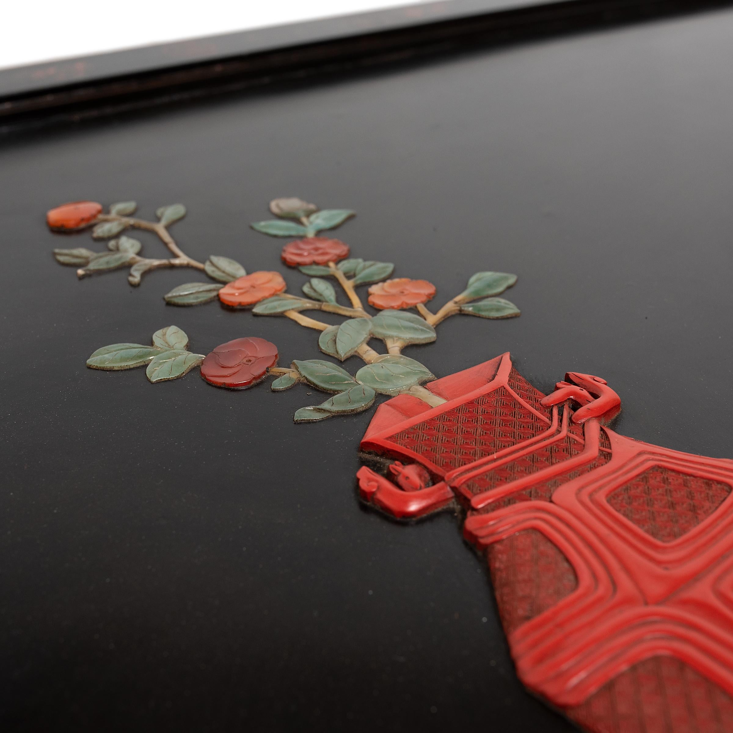 Chinois Table Kang chinoise peinte avec incrustation de pierre, vers 1900 en vente