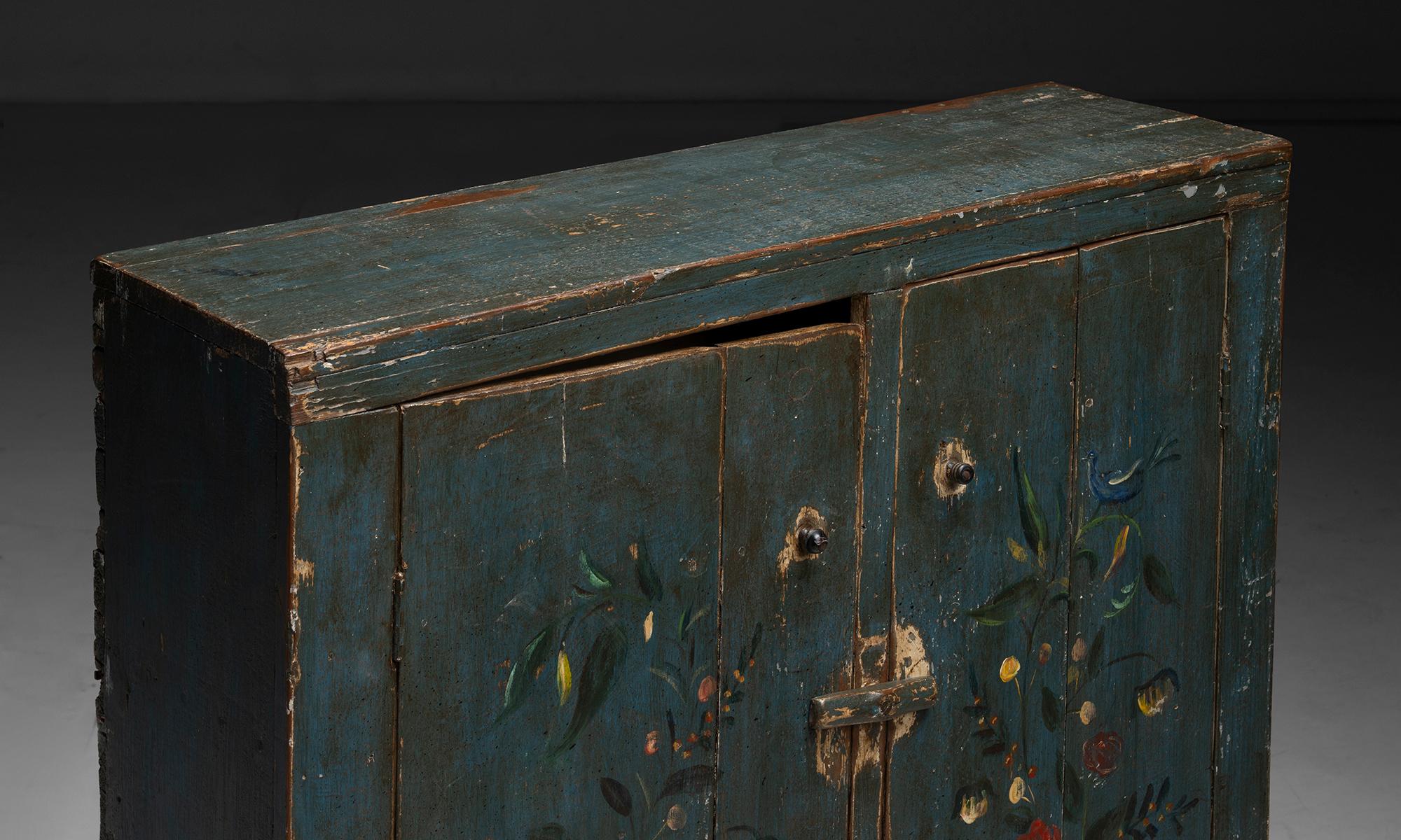 Armario pintado, América circa 1900 en Bueno estado para la venta en Culver City, CA