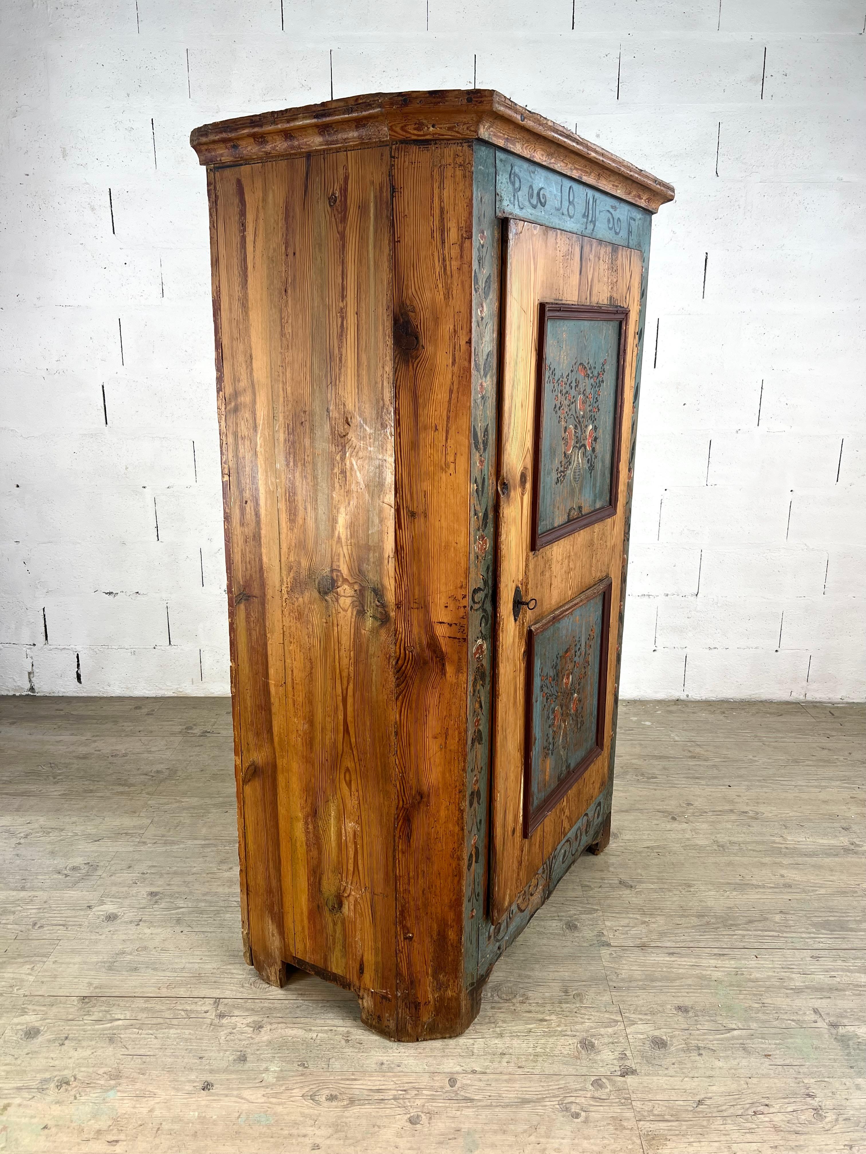 Painted cupboard – Floral bonnetiere – 1844 For Sale 1