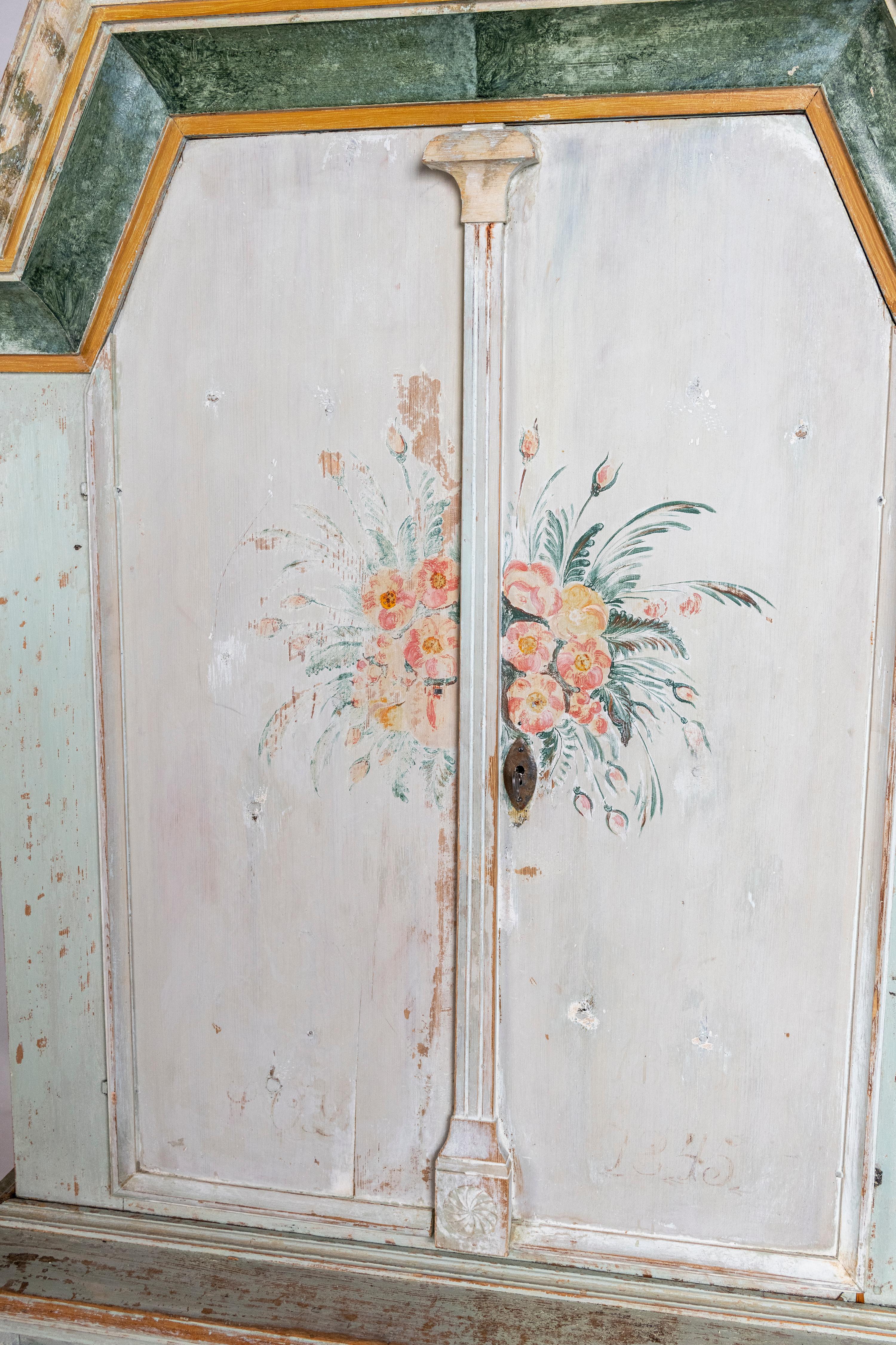 Armoire peinte en vente 7