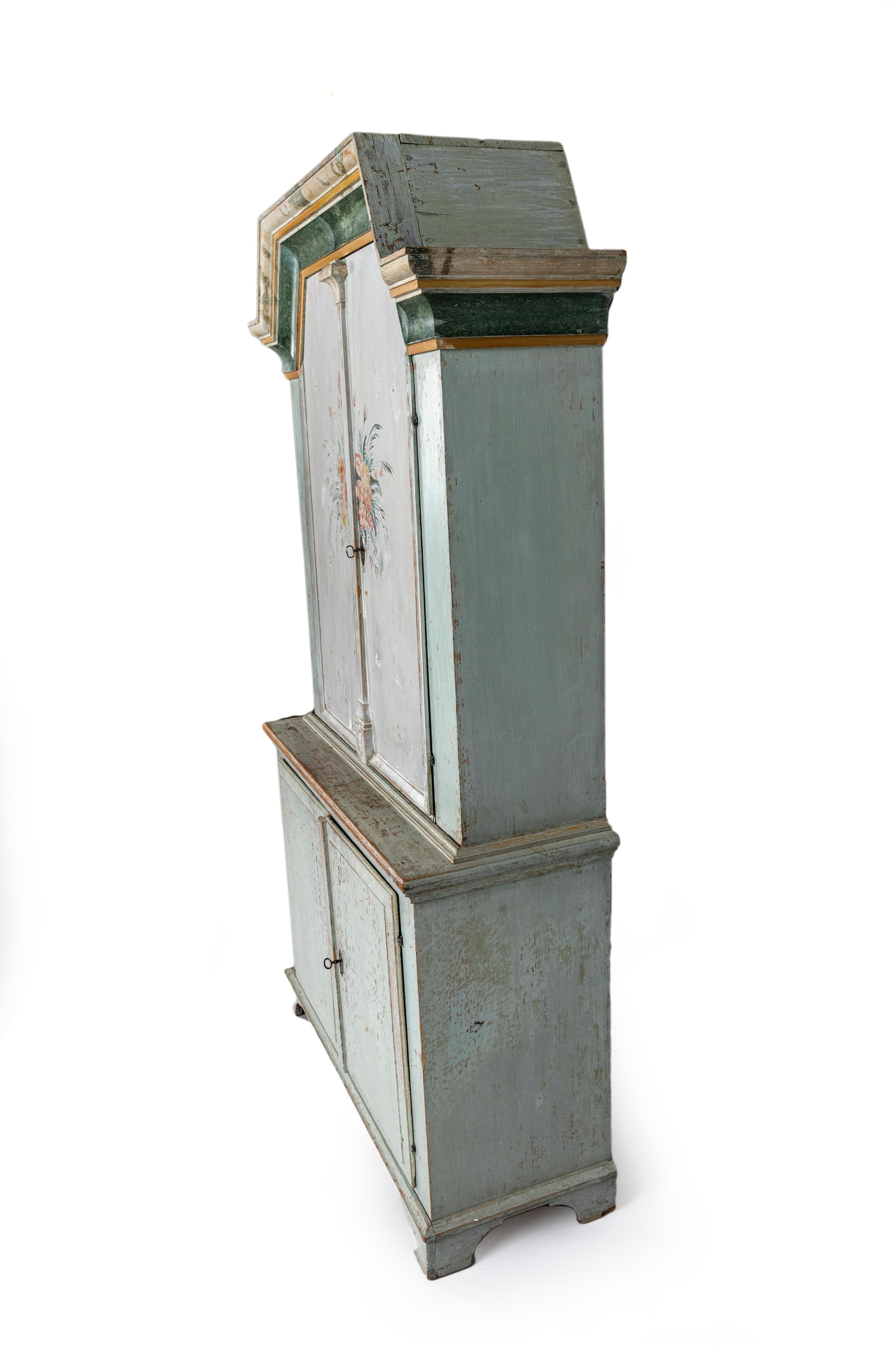 Armoire peinte en vente 8