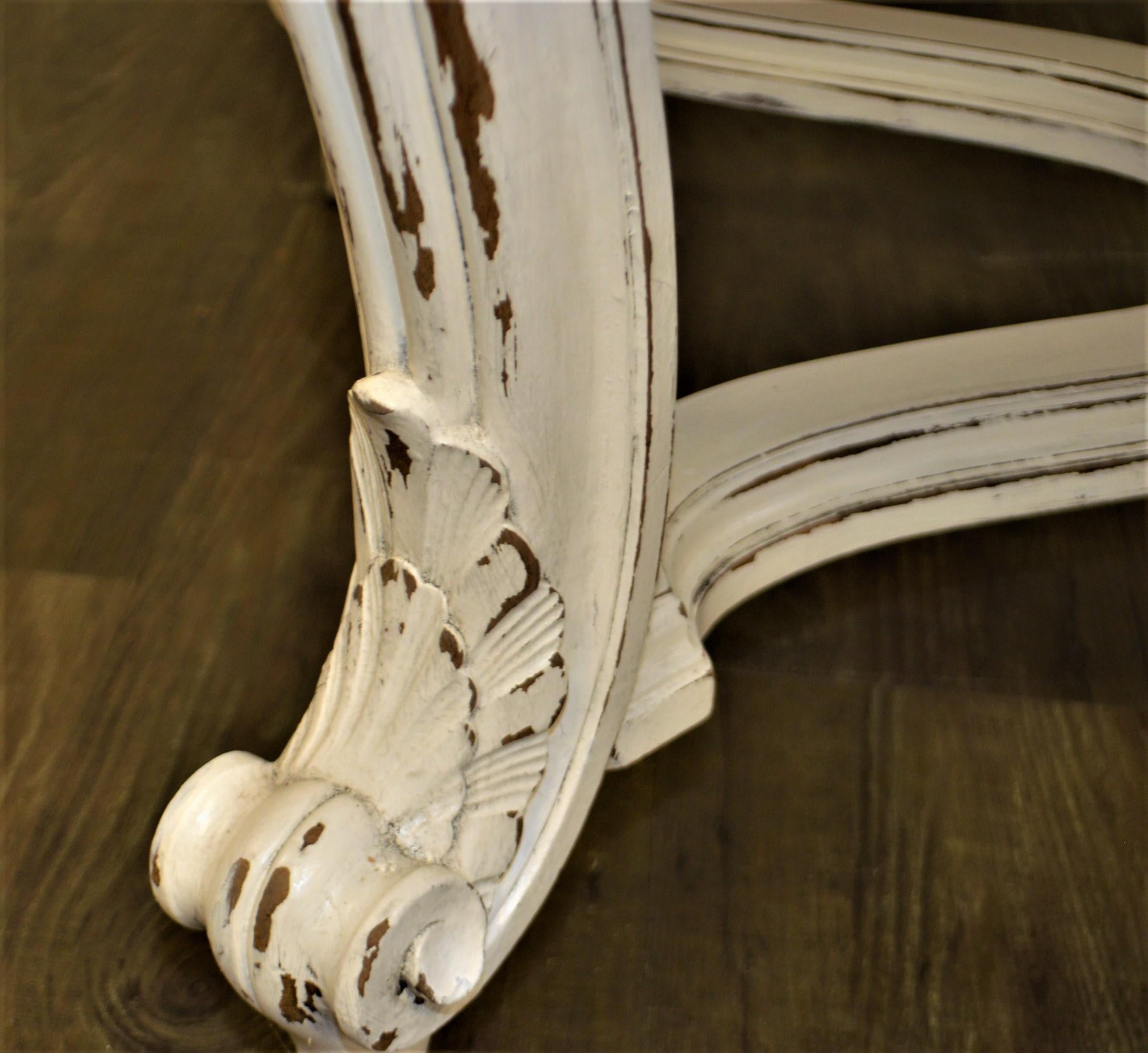 Painted Dining Table from Provence, Attractive Hand Carving on Louis XV Legs In Good Condition For Sale In Oakville, ON