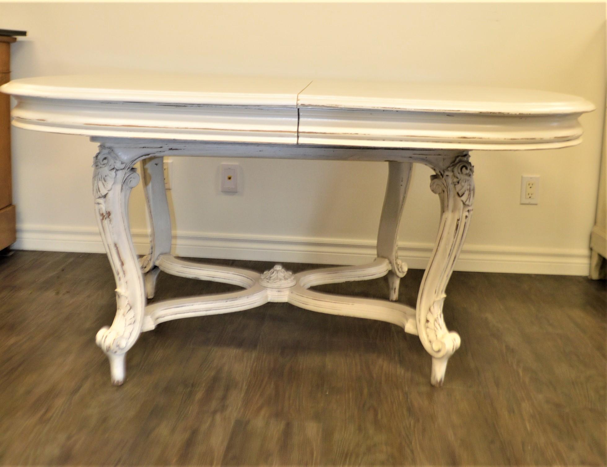 Painted Dining Table from Provence, Attractive Hand Carving on Louis XV Legs For Sale 3