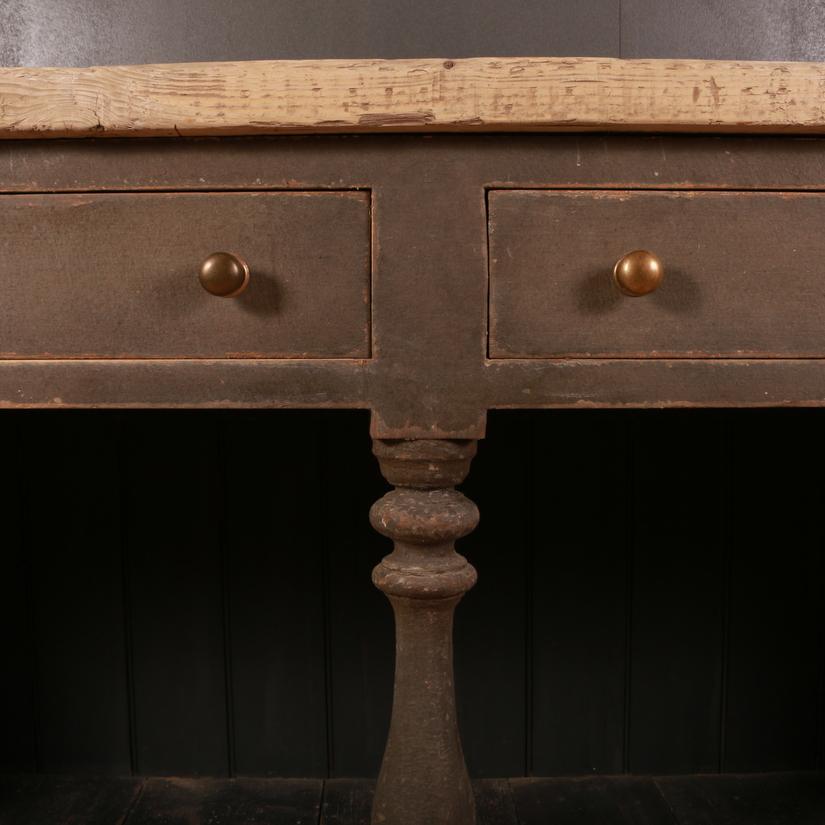Painted English Sideboard from the City of Bath In Good Condition In Leamington Spa, Warwickshire