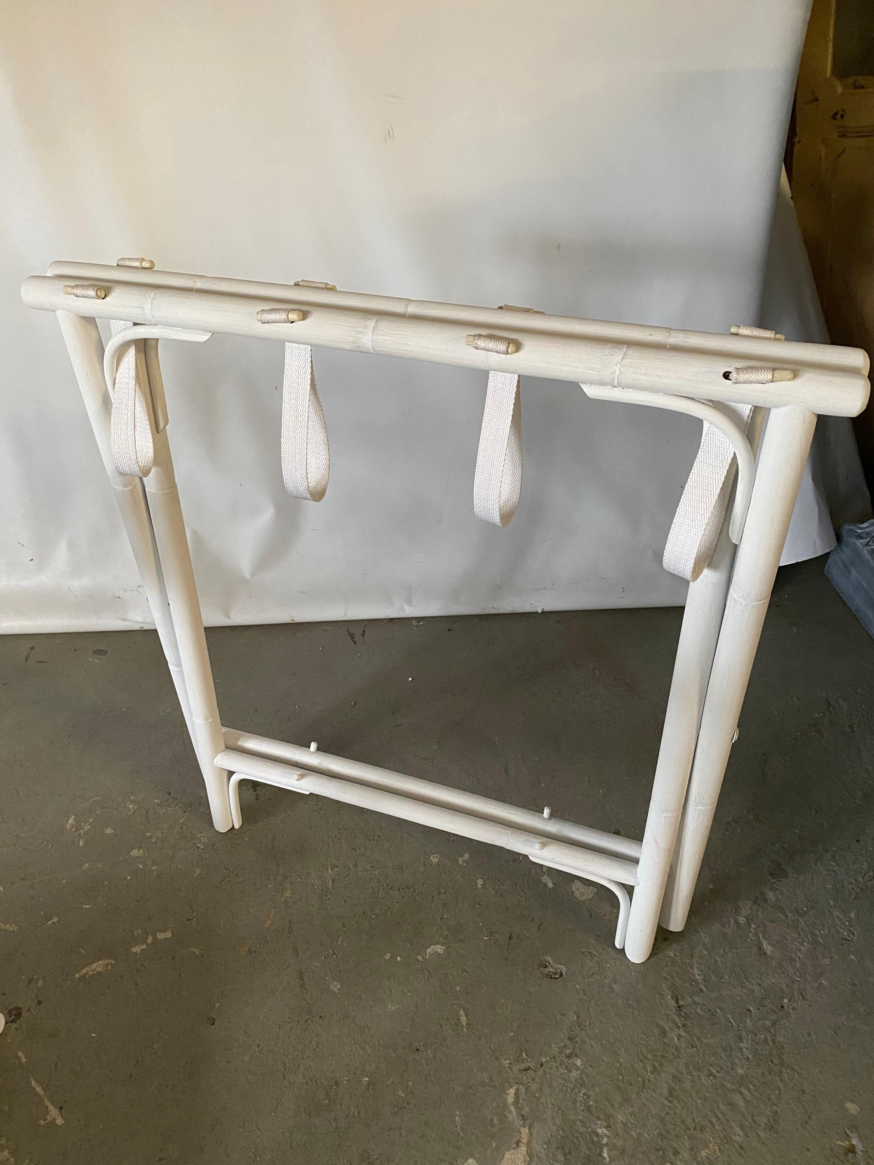 Porte-bagages en faux bambou peint, vendu à l'unité Bon état à Sheffield, MA