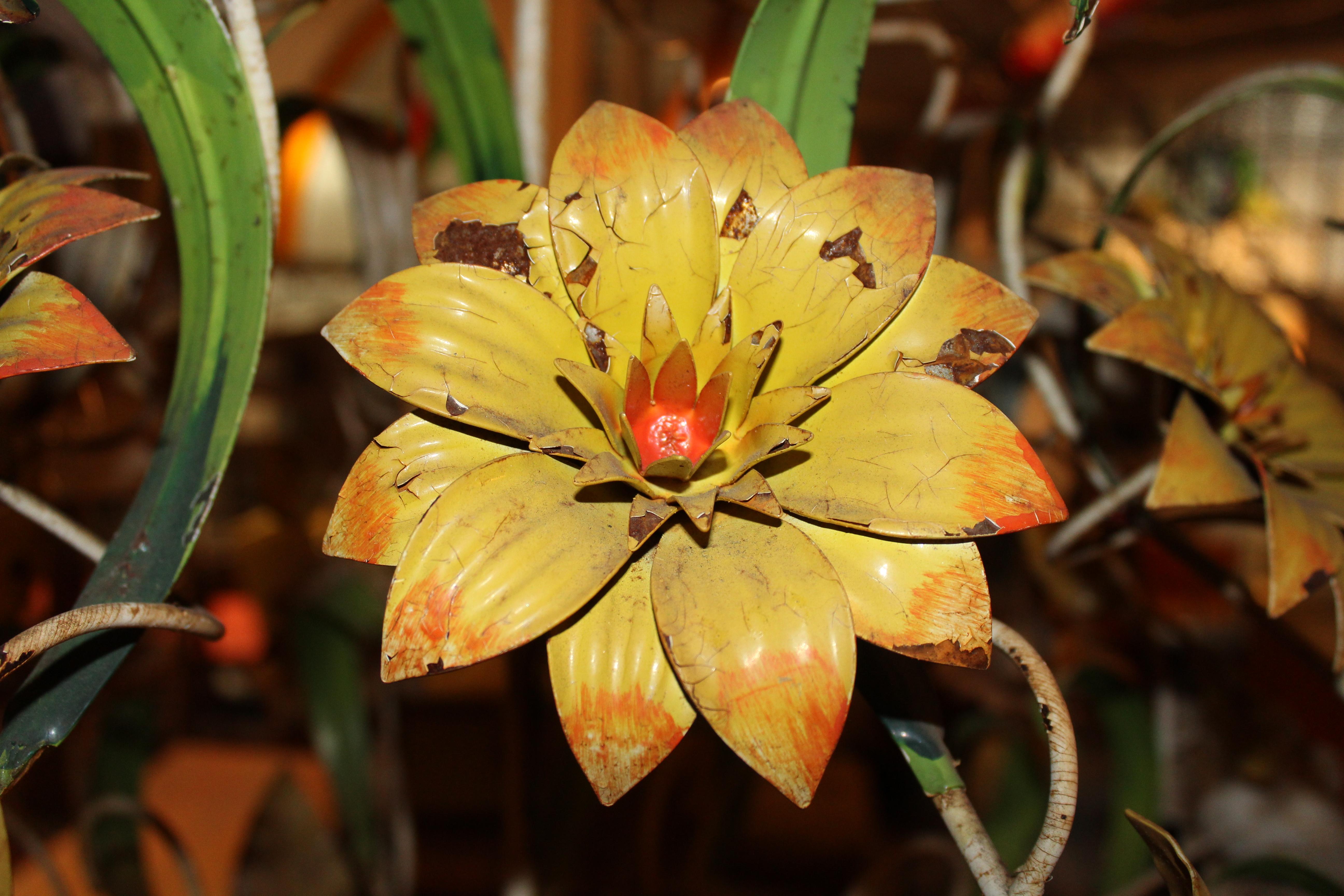 Gemalter Blumenkronleuchter im Angebot 2