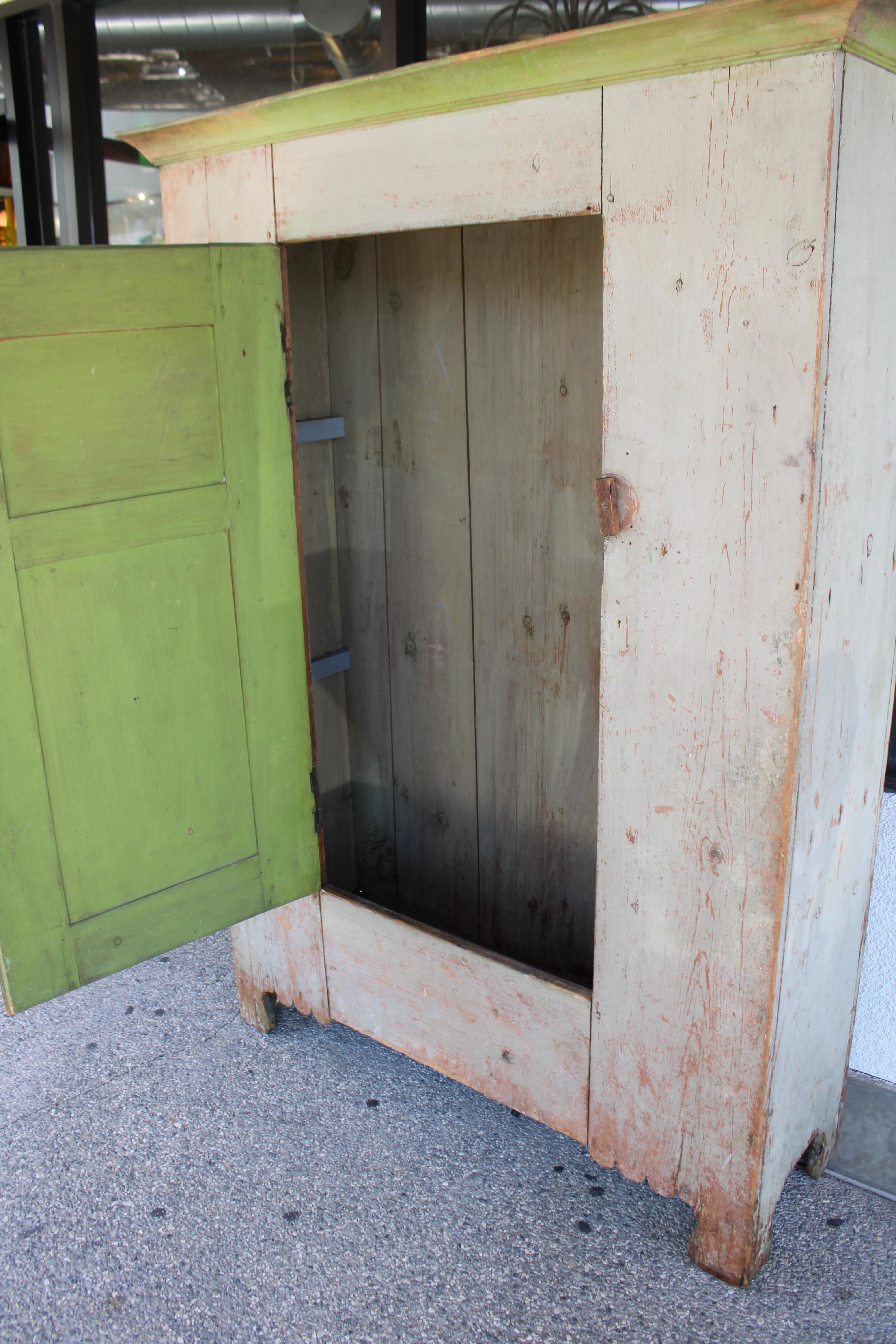 Painted Folk Art Americana Sideboard For Sale 1