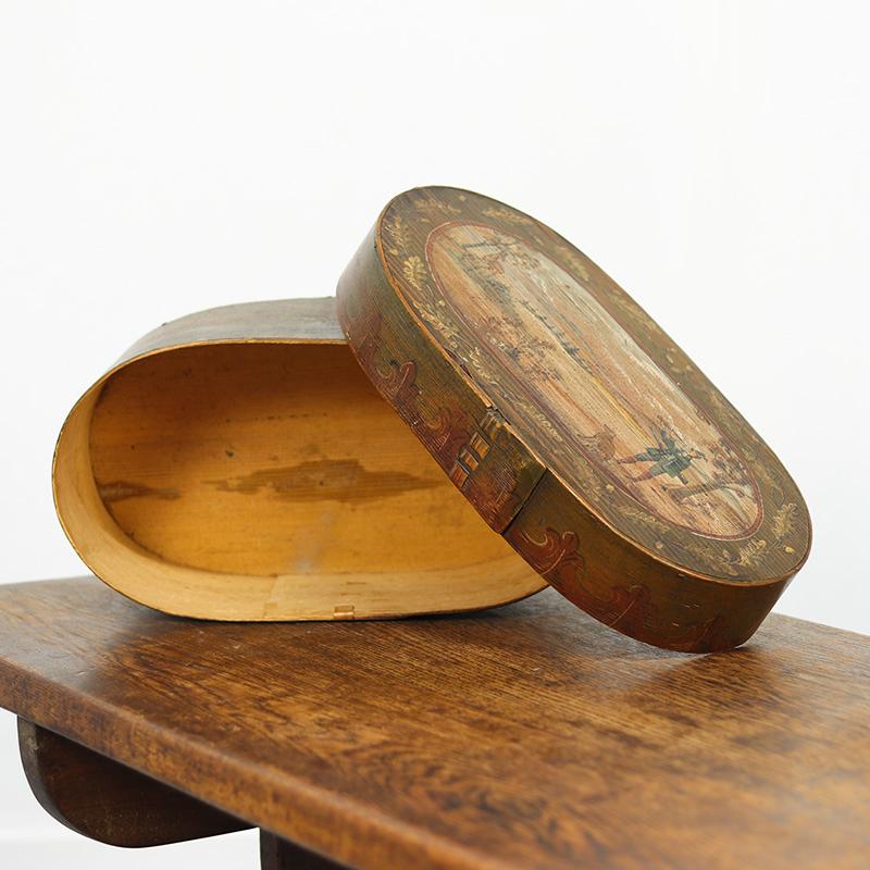 Caja de madera curvada pintada Folk Art siglo XIX en venta