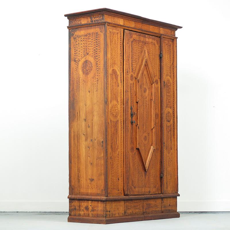 Armadietto da sposa dipinto in stile folkloristico 1773 in vendita 5