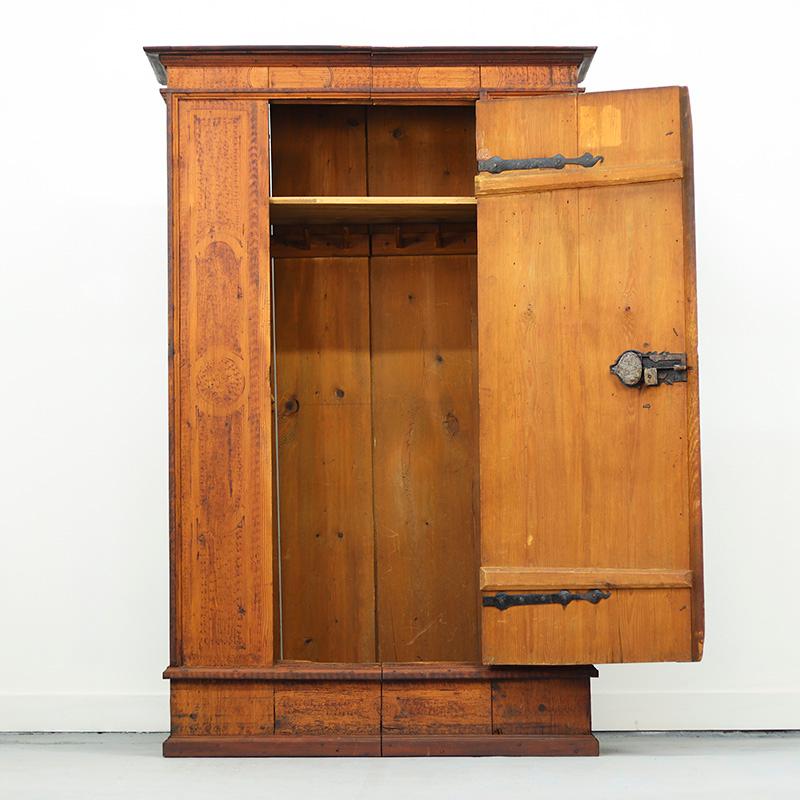 Fine XVIII secolo Armadietto da sposa dipinto in stile folkloristico 1773 in vendita