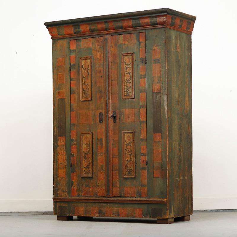 Cabinet de mariage peint d'art populaire 1790 en vente 4