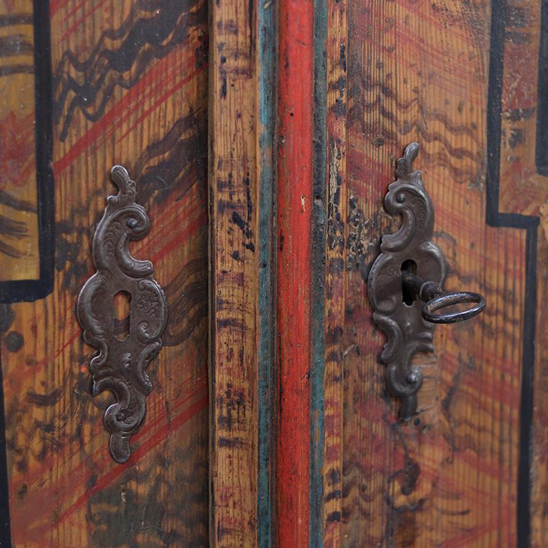 Armadietto da sposa dipinto in stile folkloristico 1809 in vendita 3