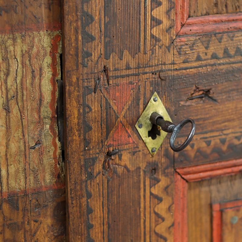 Gabinete Nupcial de Arte Popular Pintado 1816 Pino en venta