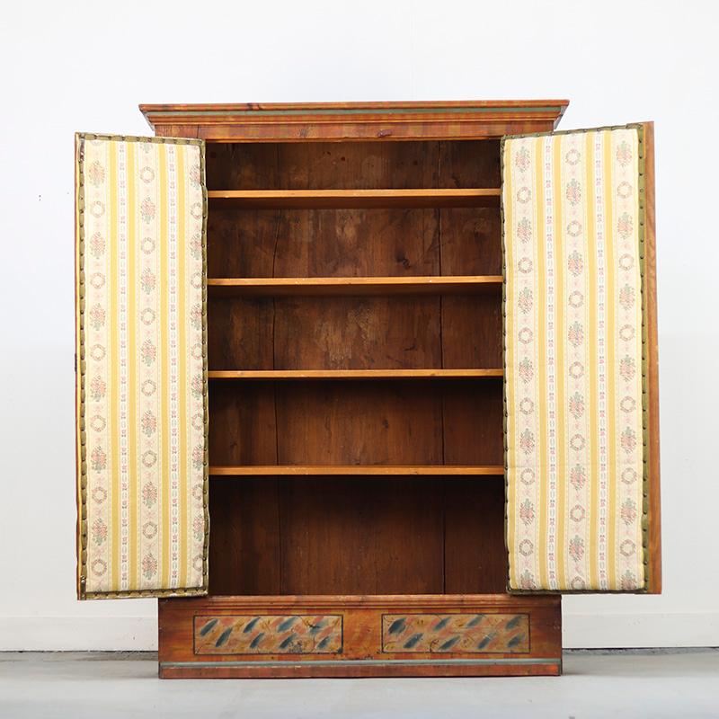 Peint à la main Cabinet de mariage peint d'art populaire en vente