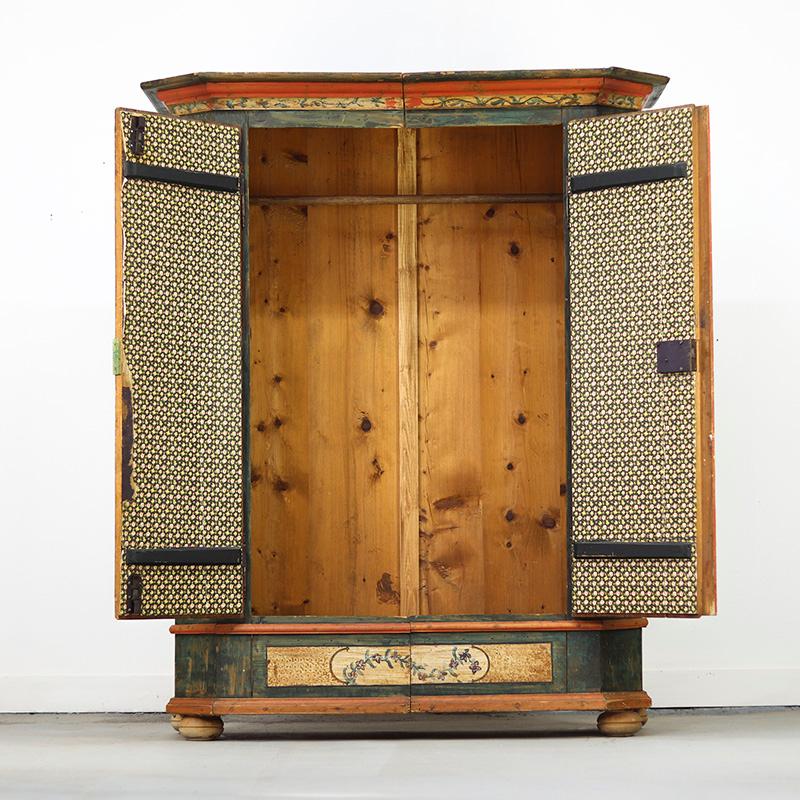 Armadio da sposa dipinto in stile Folk Art In condizioni buone in vendita a OOSTERHOUT, NL