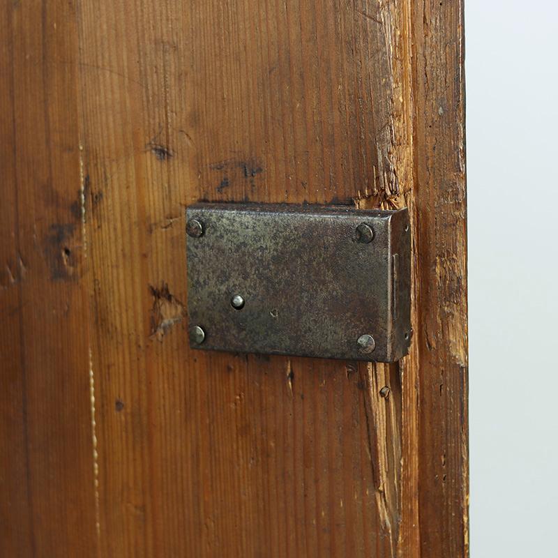 Gemaltes Volkskunst-Brautkabinett (Kiefernholz) im Angebot