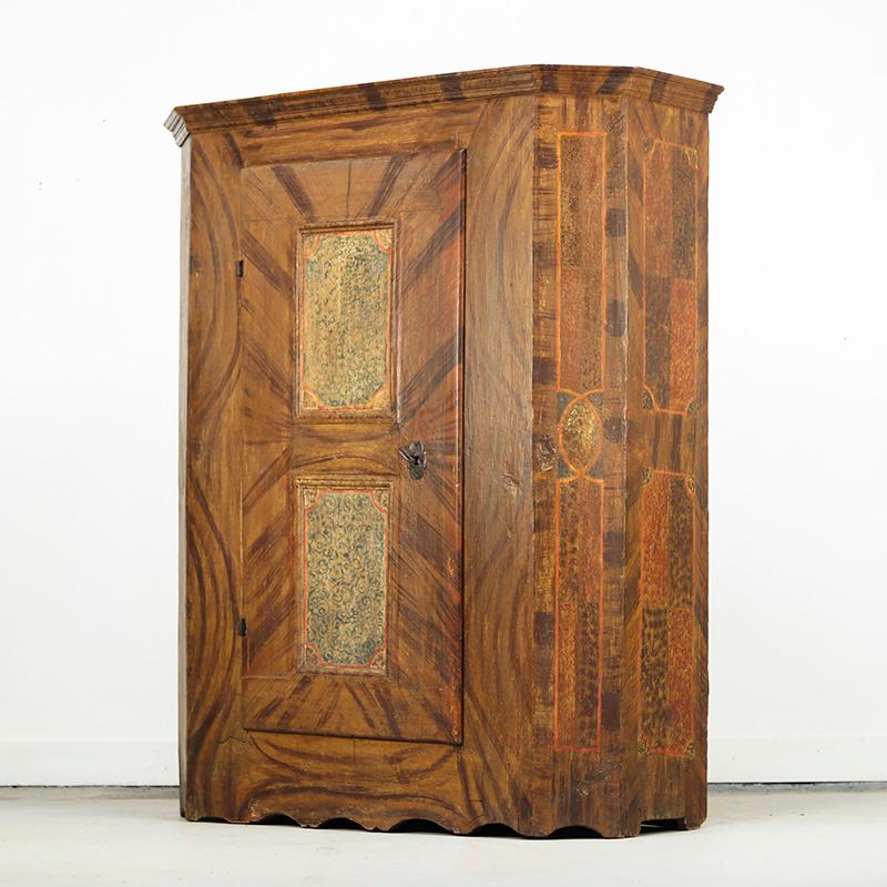 Pino Armadio da sposa dipinto in stile Folk Art in vendita