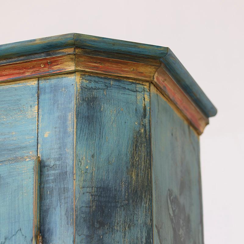 Armadio da sposa dipinto in arte popolare in blu in vendita 6