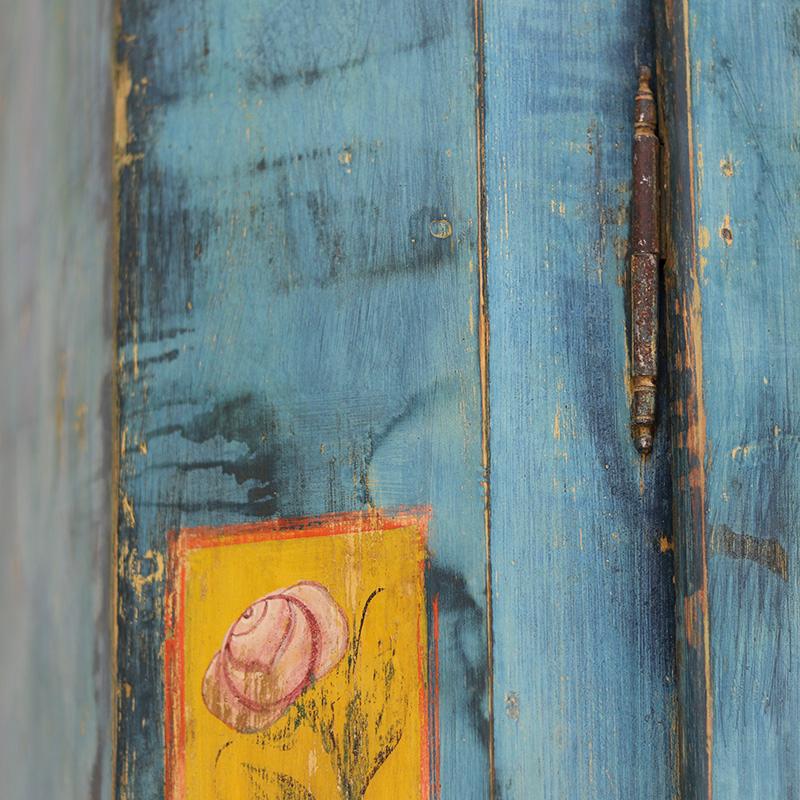 Armadio da sposa dipinto in arte popolare in blu in vendita 7
