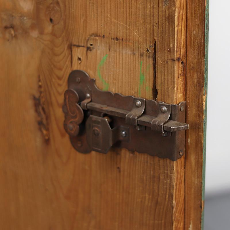 Armario Nupcial de Arte Popular Pintado en Rosa siglo XIX en venta