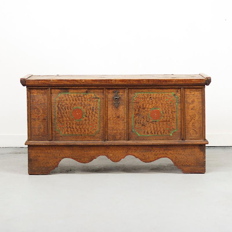 Allemand Coffre de mariage peint d'art populaire 1737 en vente