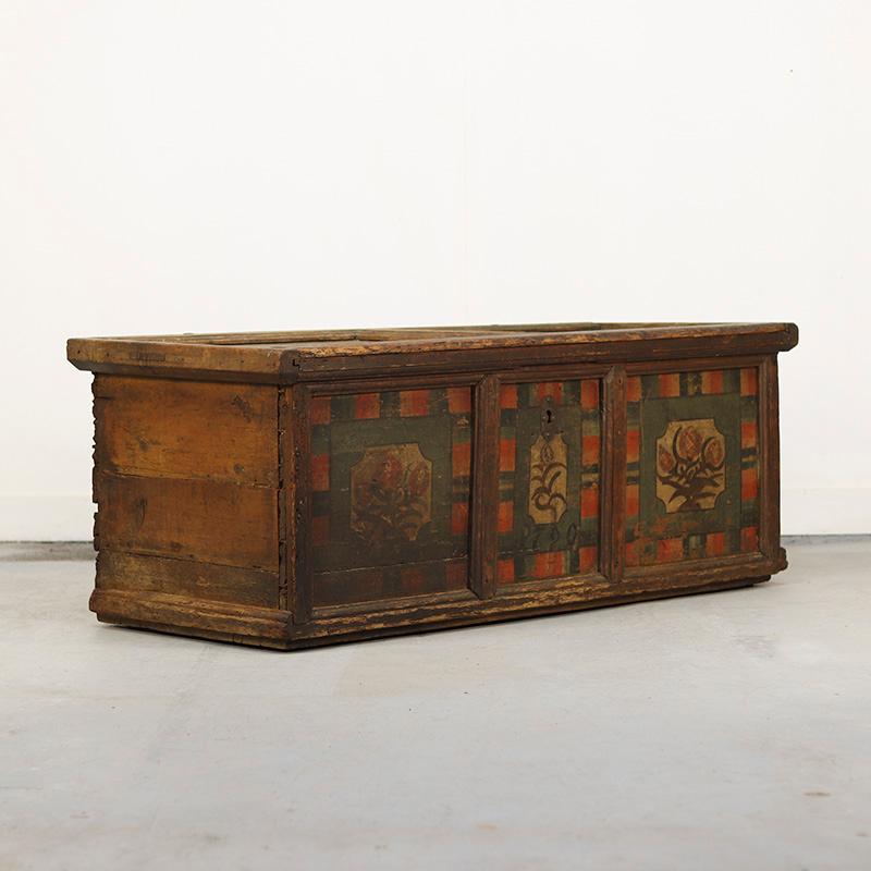 Fine XVIII secolo Cassapanca da sposa dipinta in arte popolare 1790 in vendita