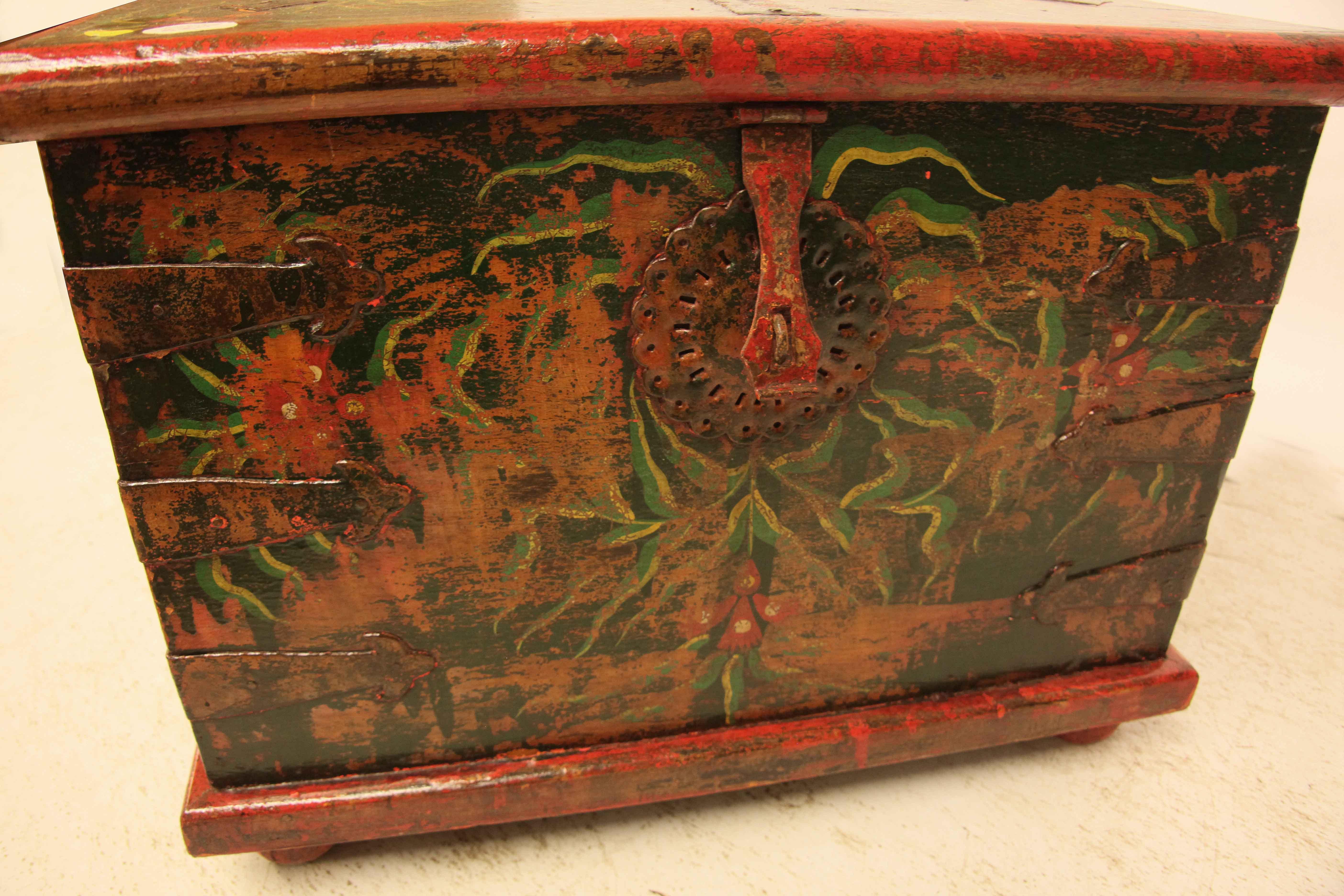 Metal Painted Four Sided Box For Sale