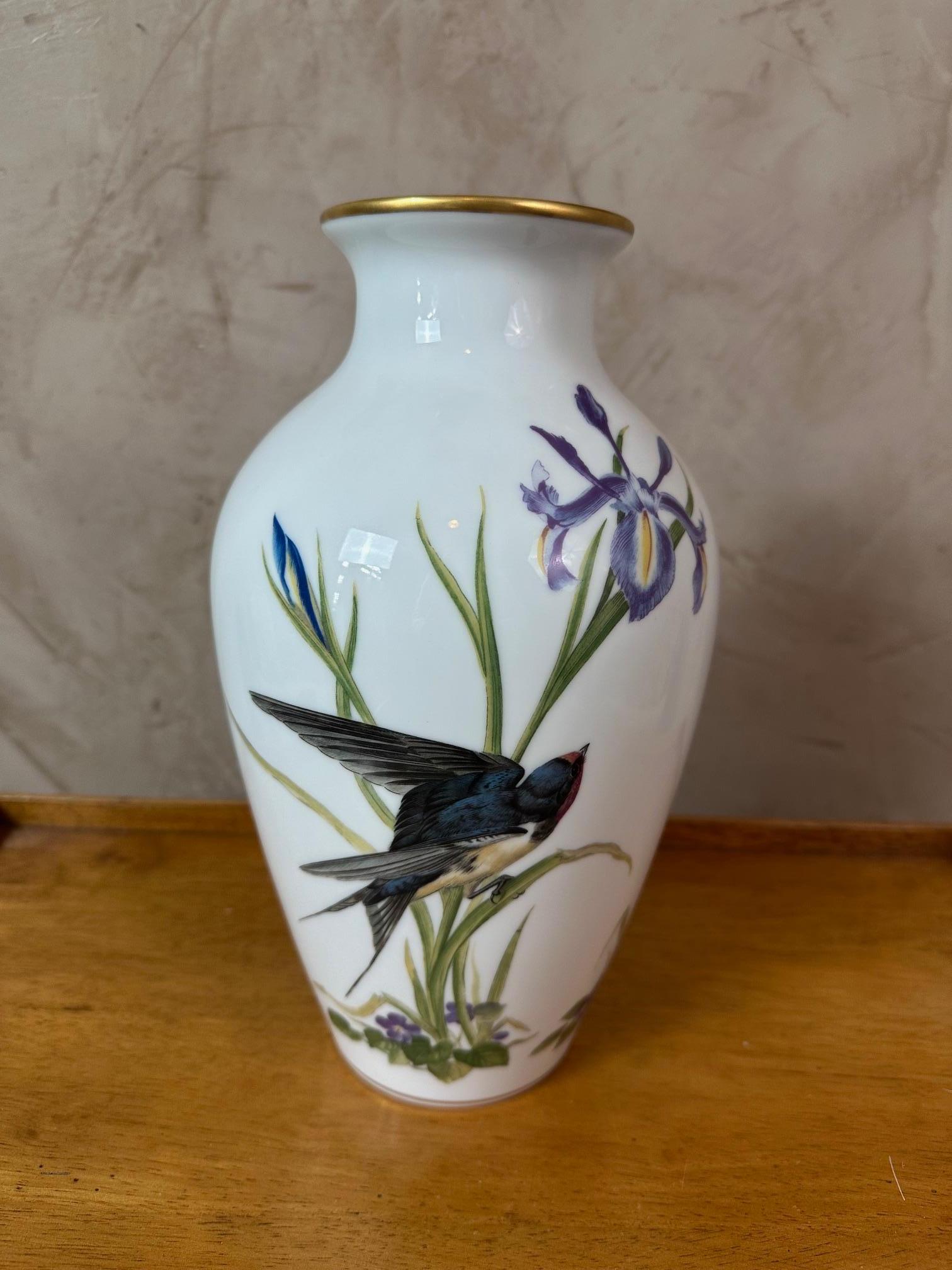 Giapponese Vaso Franklin Porcelain dipinto da John Wilkinson, anni '80 in vendita