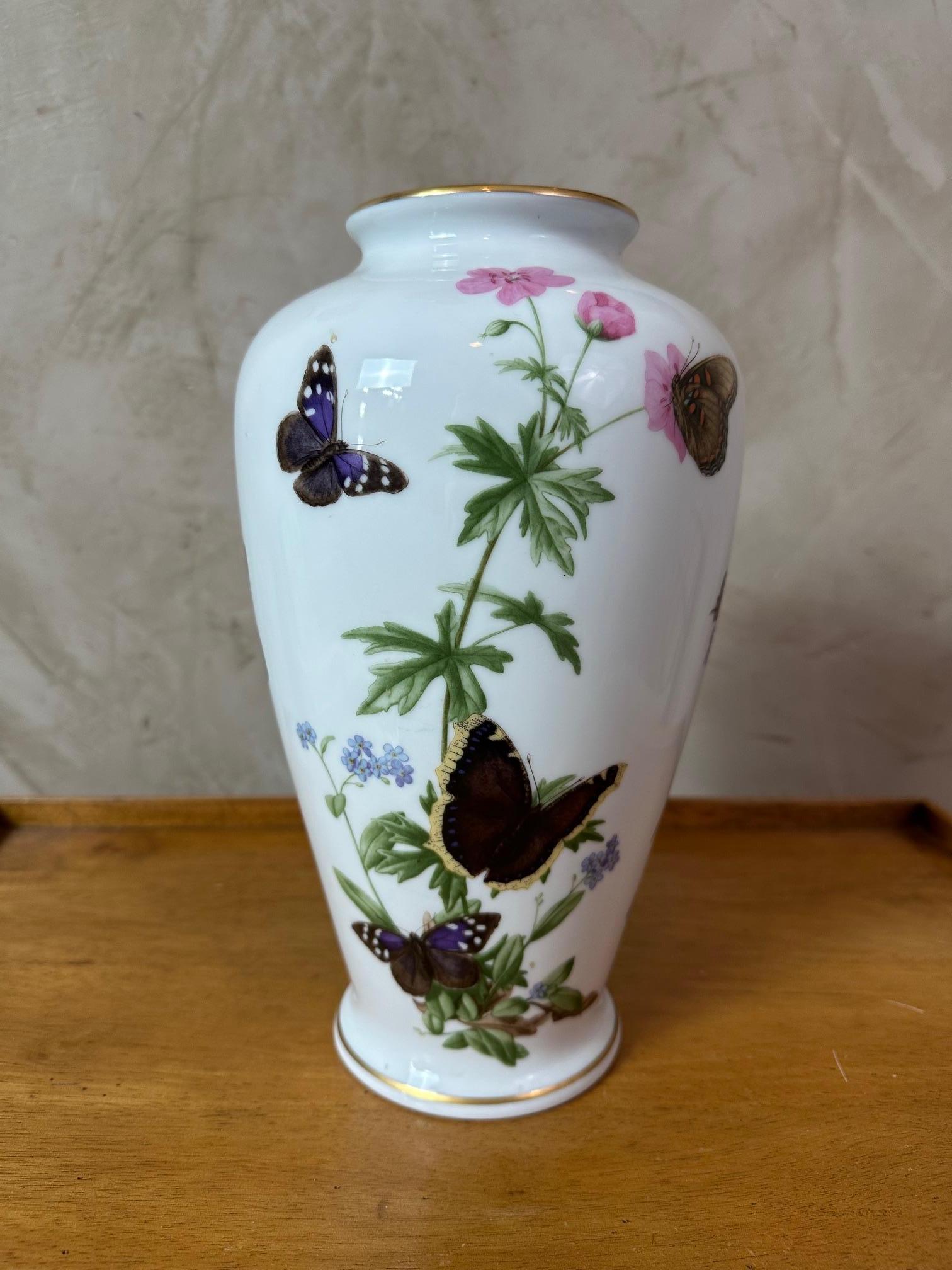 Vase peint pour Franklin par John Wilkinson, années 1980 Bon état - En vente à LEGNY, FR