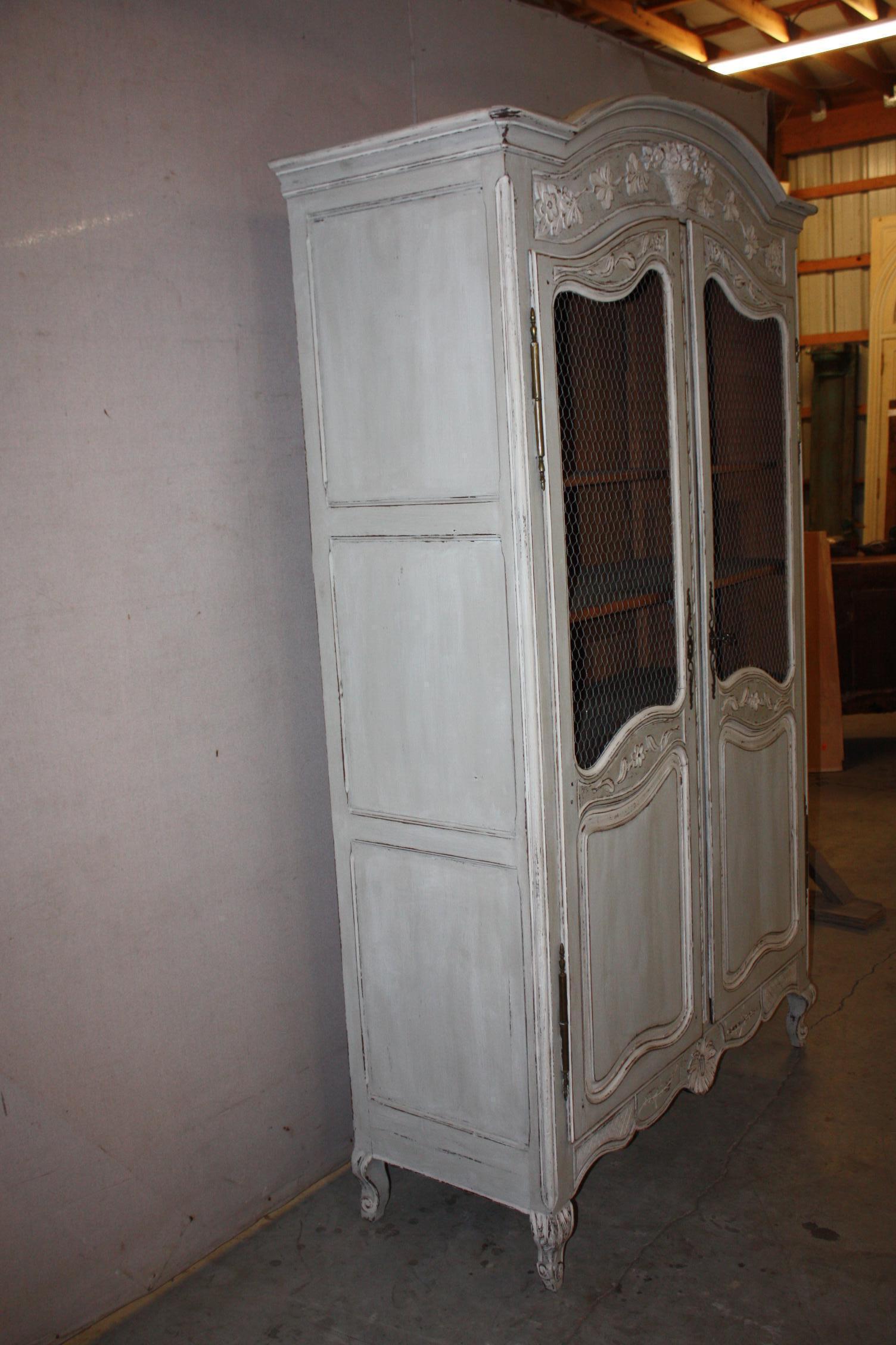 Painted French Armoire with Screen In Good Condition For Sale In Fairhope, AL