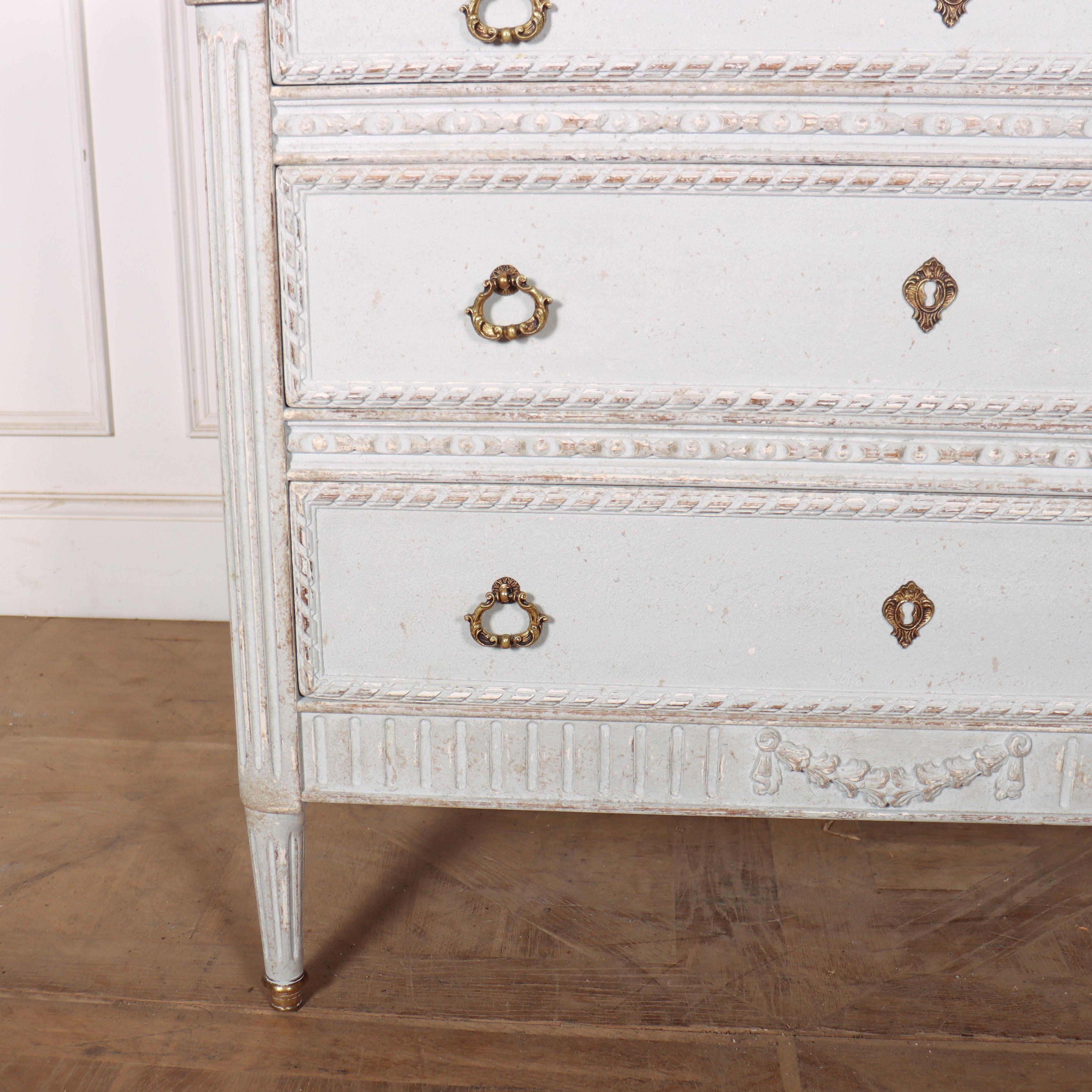 Painted French Commode In Good Condition For Sale In Leamington Spa, Warwickshire
