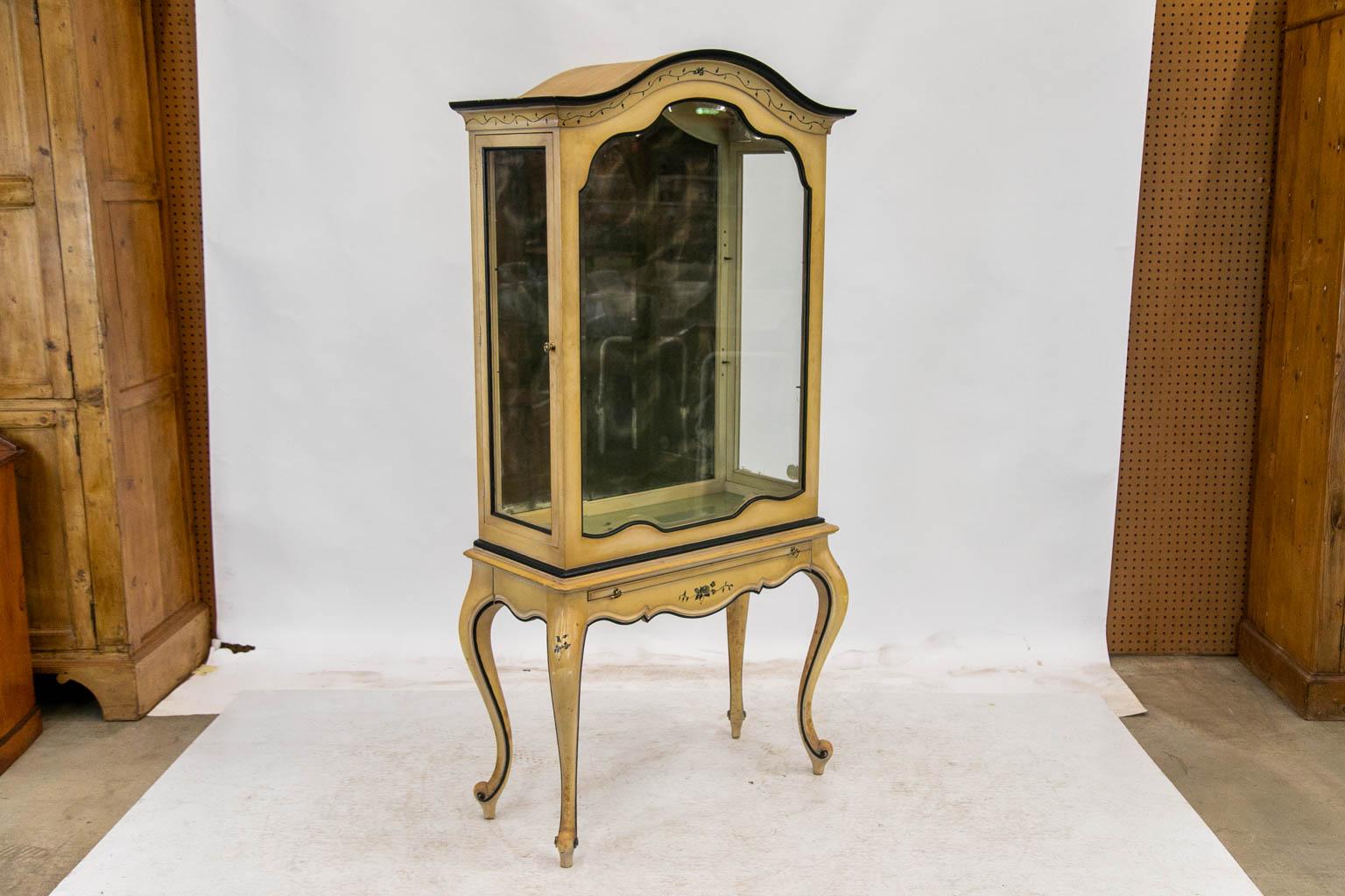 Painted French Display Cabinet For Sale 2