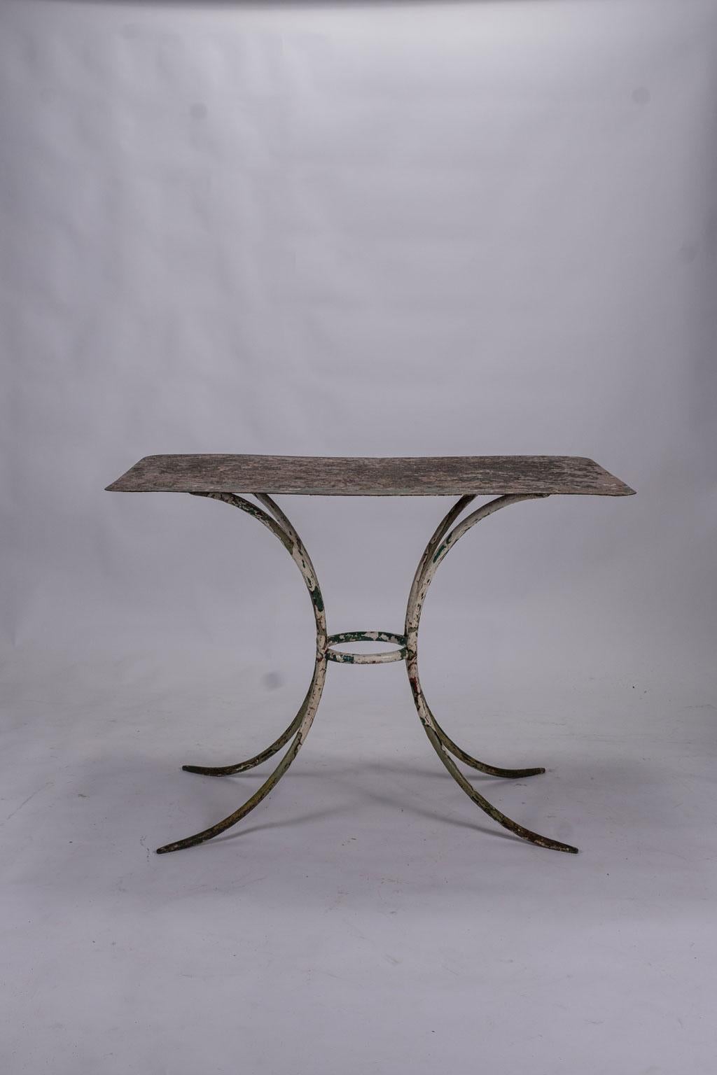 Painted Iron Garden Table from France In Good Condition In Houston, TX