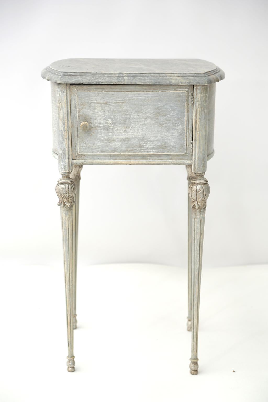 Wood Painted French Pot Stand Side Table For Sale