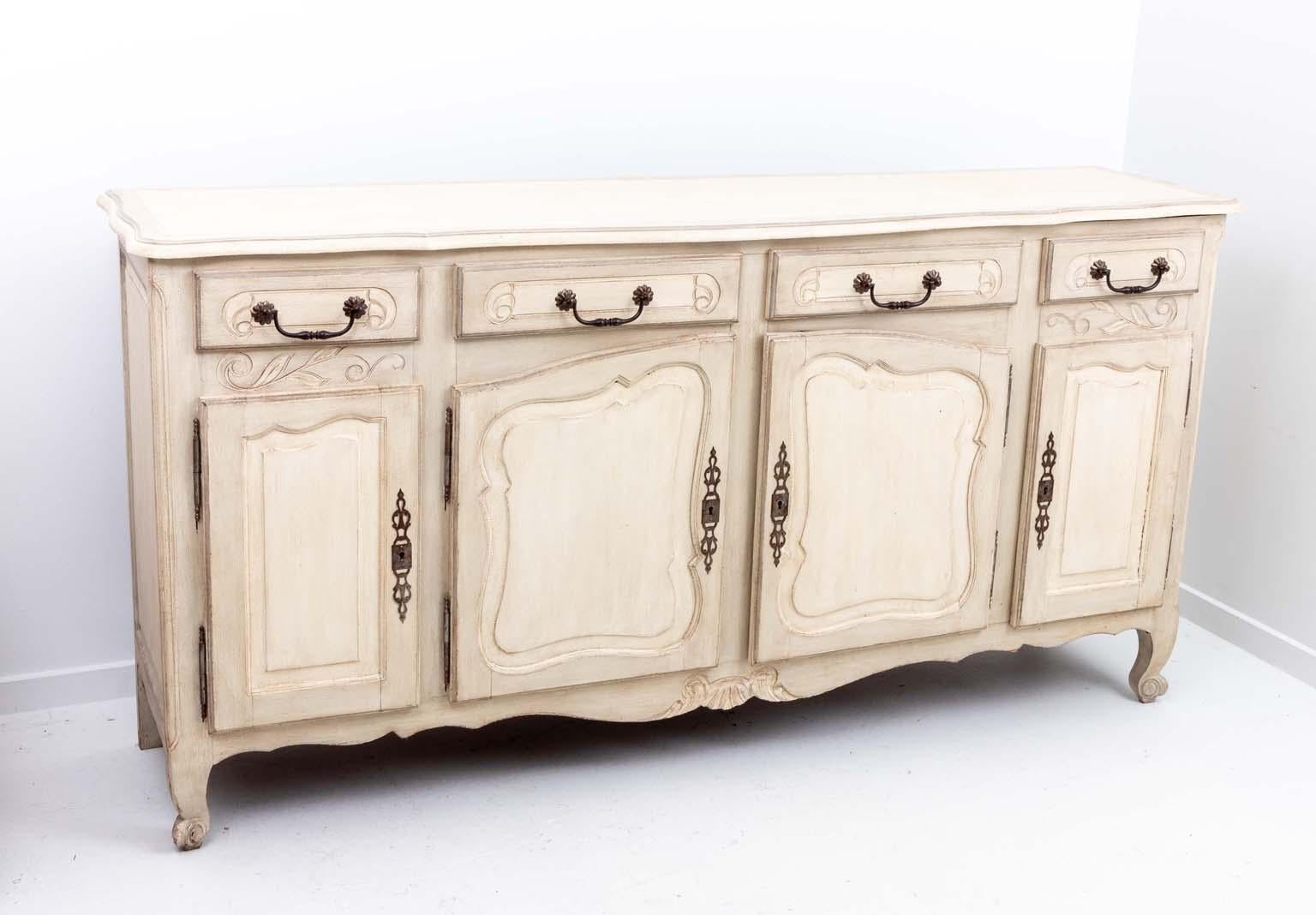 Painted French Provincial Sideboard In Good Condition For Sale In Stamford, CT