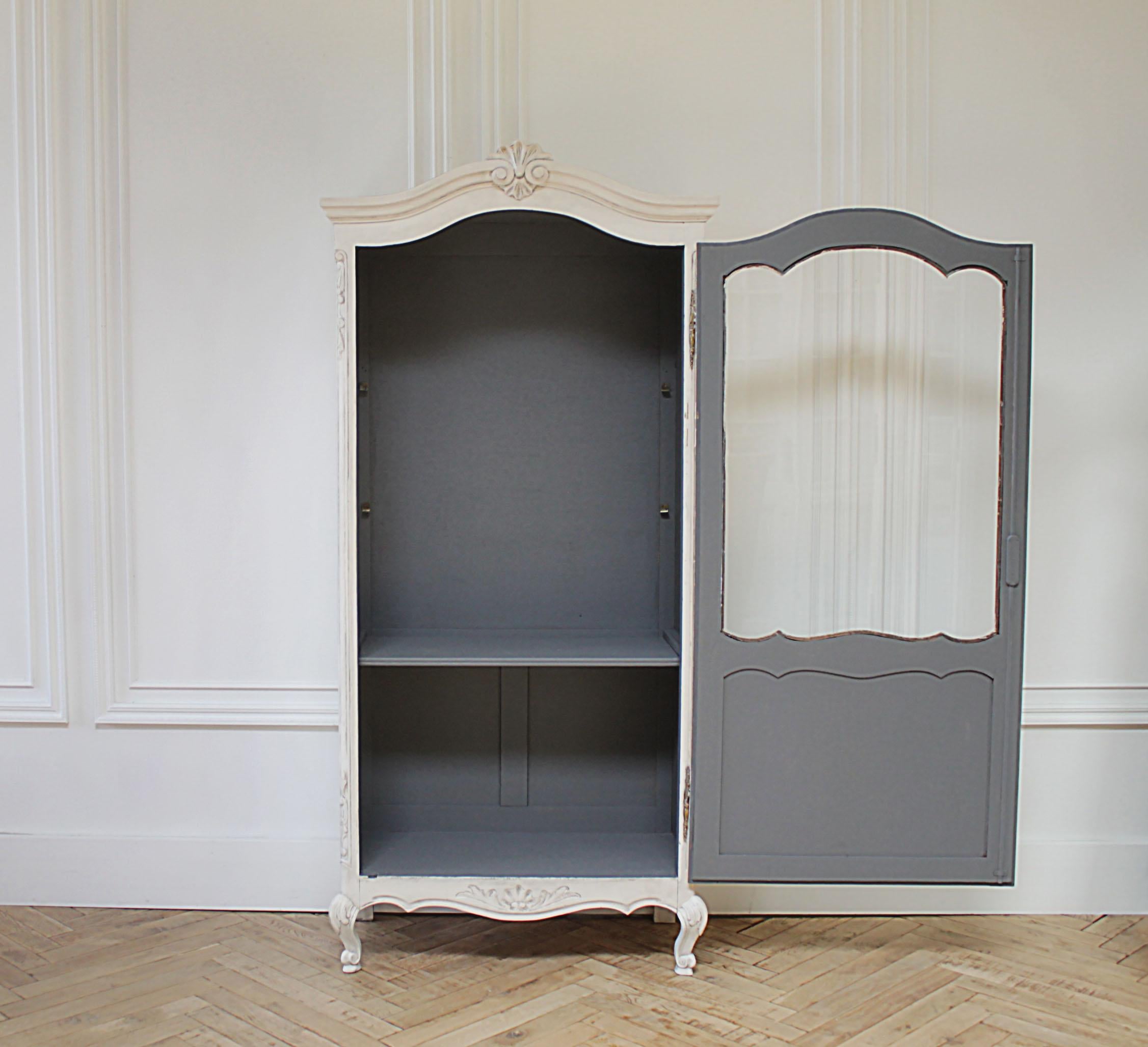 Painted French Provincial Style Display Cabinet 4